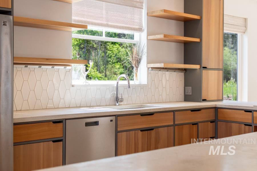 1755 Genesee Troy Rd, Moscow, Idaho 83843, 3 Bedrooms, 3 Bathrooms, Residential For Sale, Price $1,475,000, 98976362