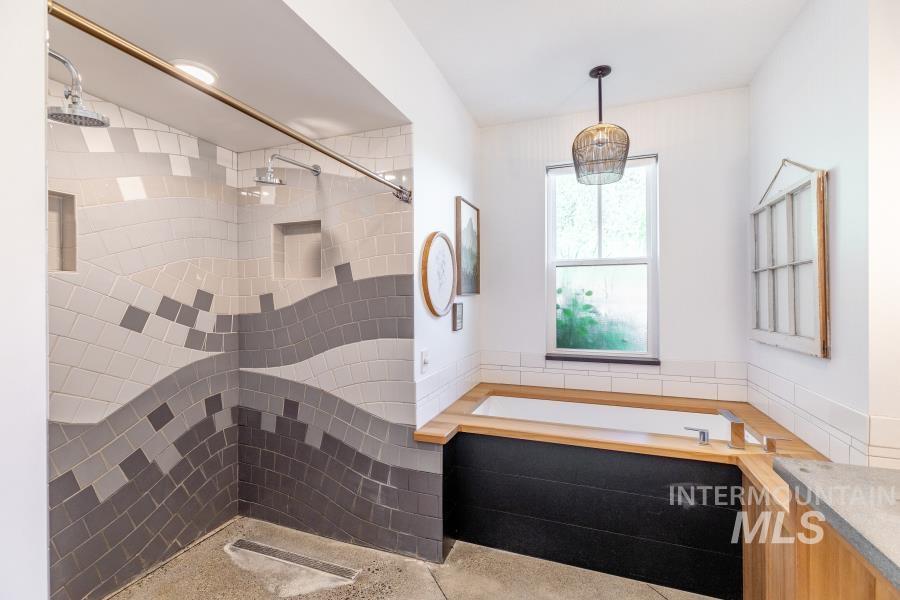 1755 Genesee Troy Rd, Moscow, Idaho 83843, 3 Bedrooms, 3 Bathrooms, Residential For Sale, Price $1,475,000, 98976362