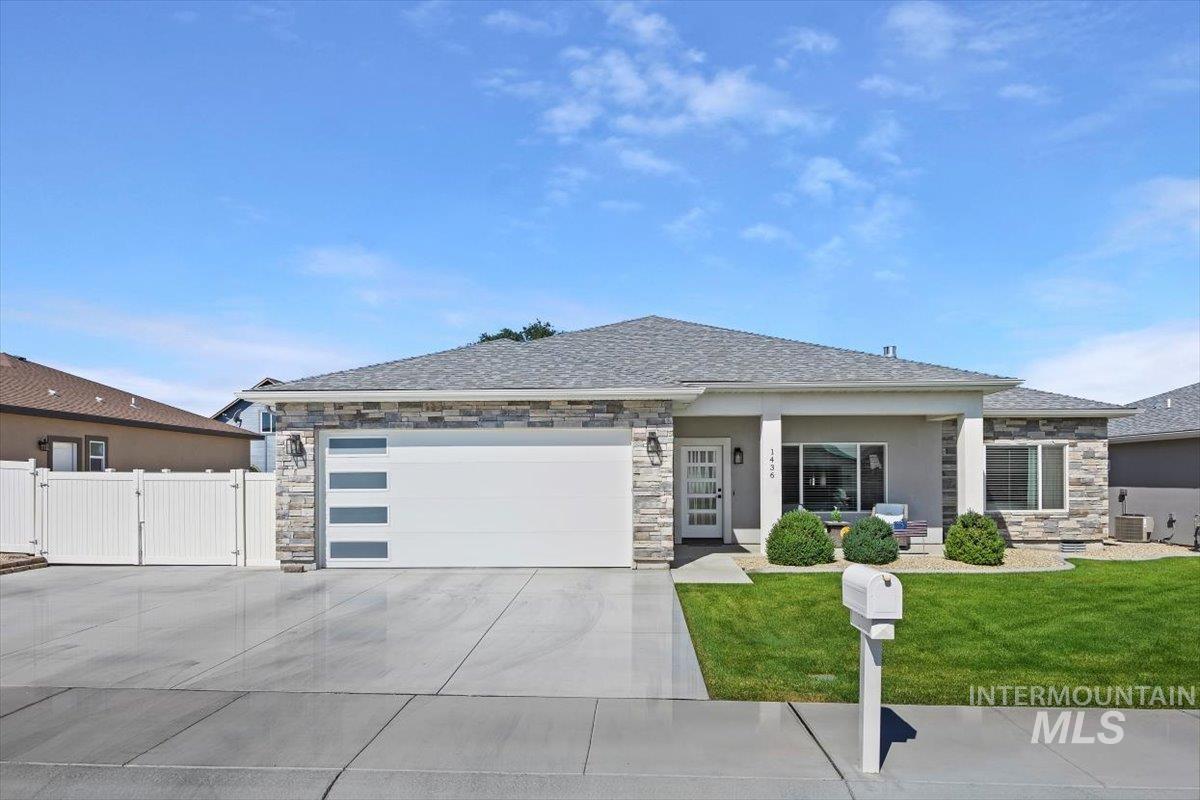 1436 Jump Street, Twin Falls, Idaho 83301, 3 Bedrooms, 2 Bathrooms, Residential For Sale, Price $444,500,MLS 98976363