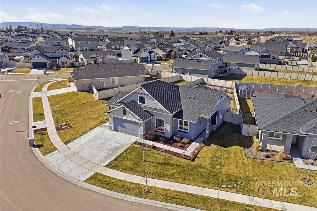 12827 S Milazzo Way, Nampa, Idaho 83686, 3 Bedrooms, 2.5 Bathrooms, Residential For Sale, Price $525,000,MLS 98976364