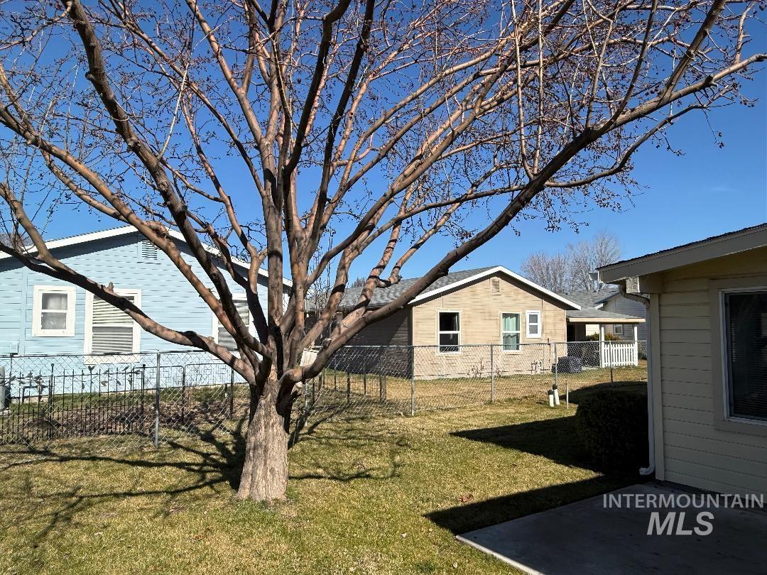 1100 Burnett Dr., Nampa, Idaho 83651, 2 Bedrooms, 2 Bathrooms, Residential For Sale, Price $284,900, 98976366