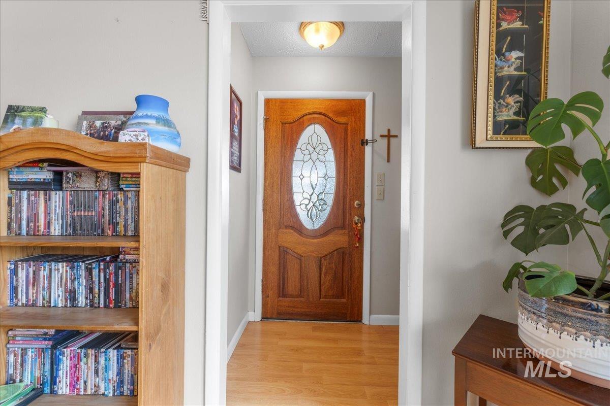 712 SW 4th St, Fruitland, Idaho 83660, 4 Bedrooms, 2 Bathrooms, Residential For Sale, Price $414,900,MLS 98976367