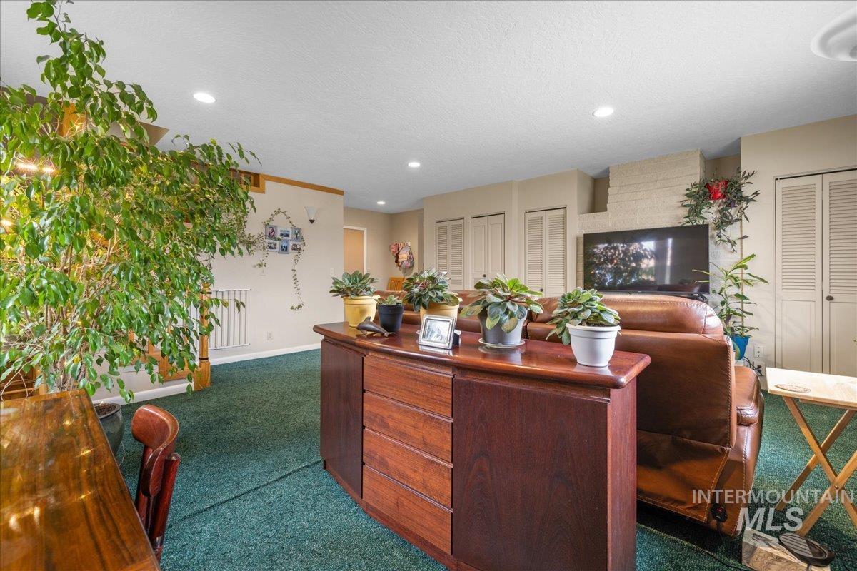 712 SW 4th St, Fruitland, Idaho 83660, 4 Bedrooms, 2 Bathrooms, Residential For Sale, Price $414,900,MLS 98976367