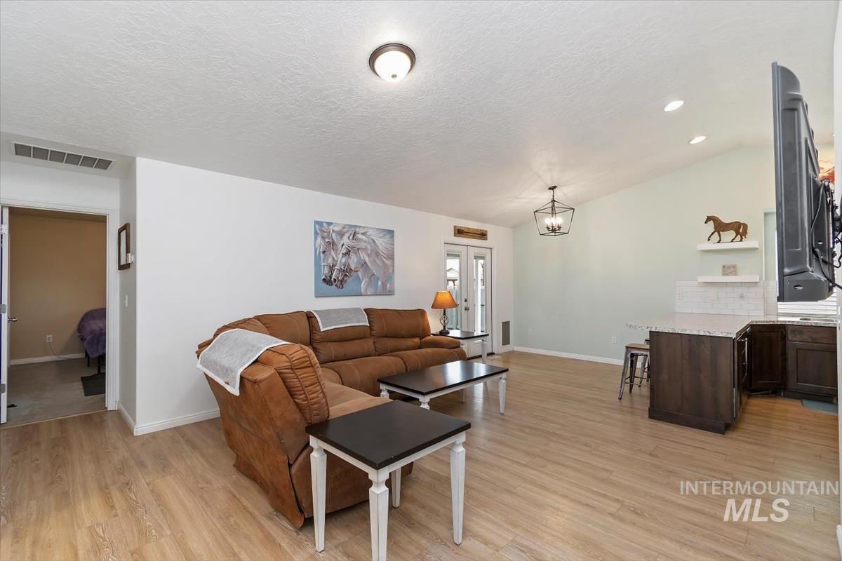 810 Sioux Ave, Emmett, Idaho 83617, 3 Bedrooms, 2 Bathrooms, Residential For Sale, Price $355,000,MLS 98976369