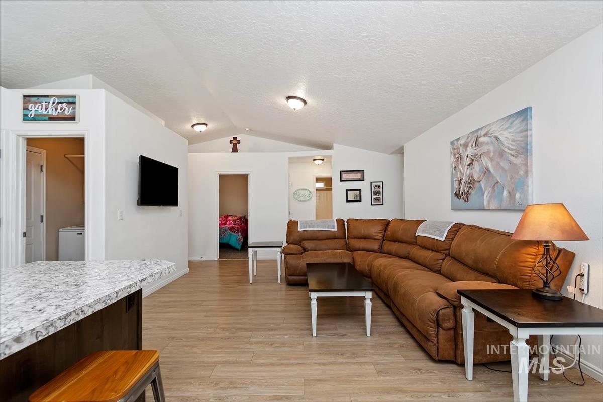 810 Sioux Ave, Emmett, Idaho 83617, 3 Bedrooms, 2 Bathrooms, Residential For Sale, Price $355,000,MLS 98976369