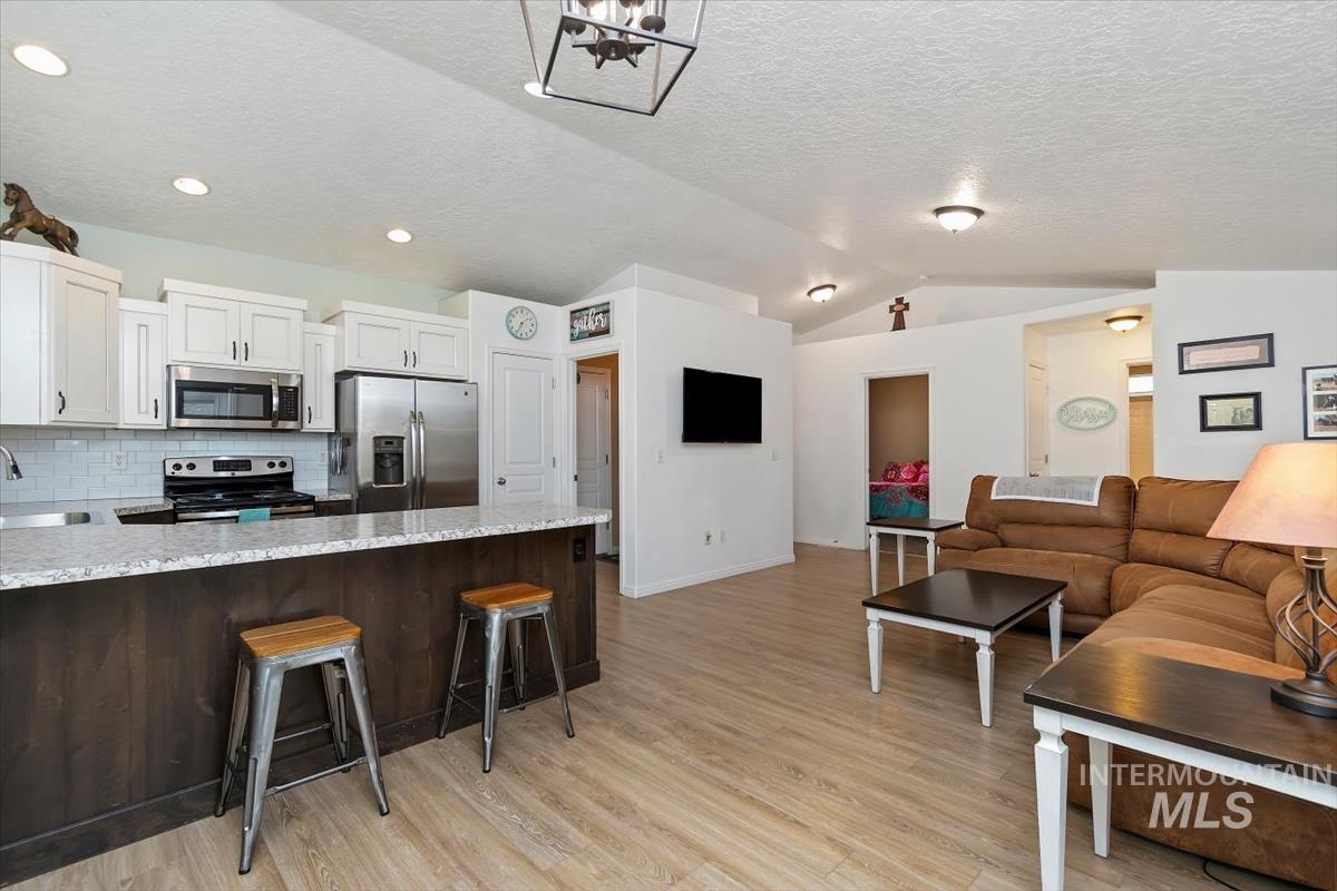 810 Sioux Ave, Emmett, Idaho 83617, 3 Bedrooms, 2 Bathrooms, Residential For Sale, Price $355,000,MLS 98976369