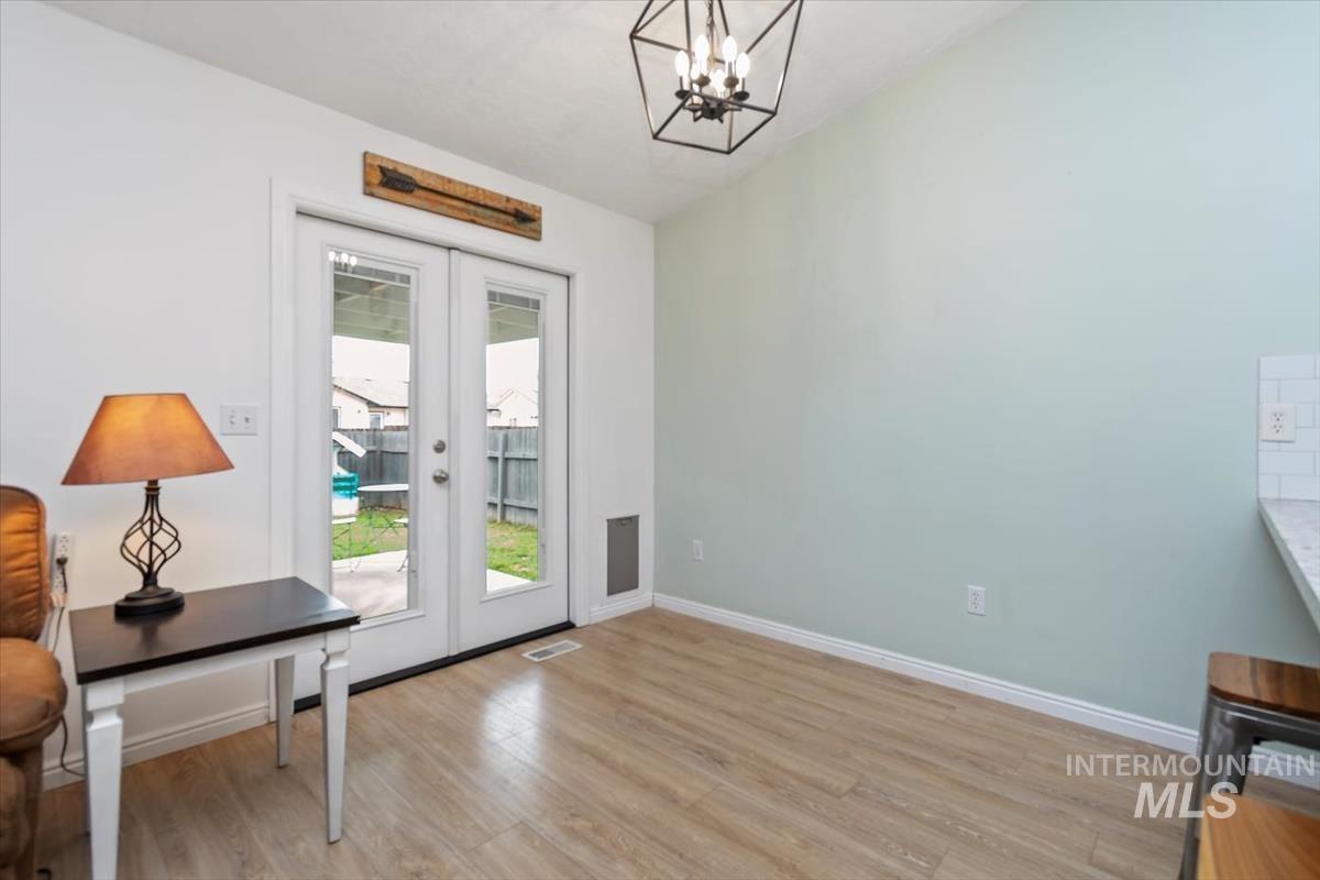 810 Sioux Ave, Emmett, Idaho 83617, 3 Bedrooms, 2 Bathrooms, Residential For Sale, Price $355,000,MLS 98976369