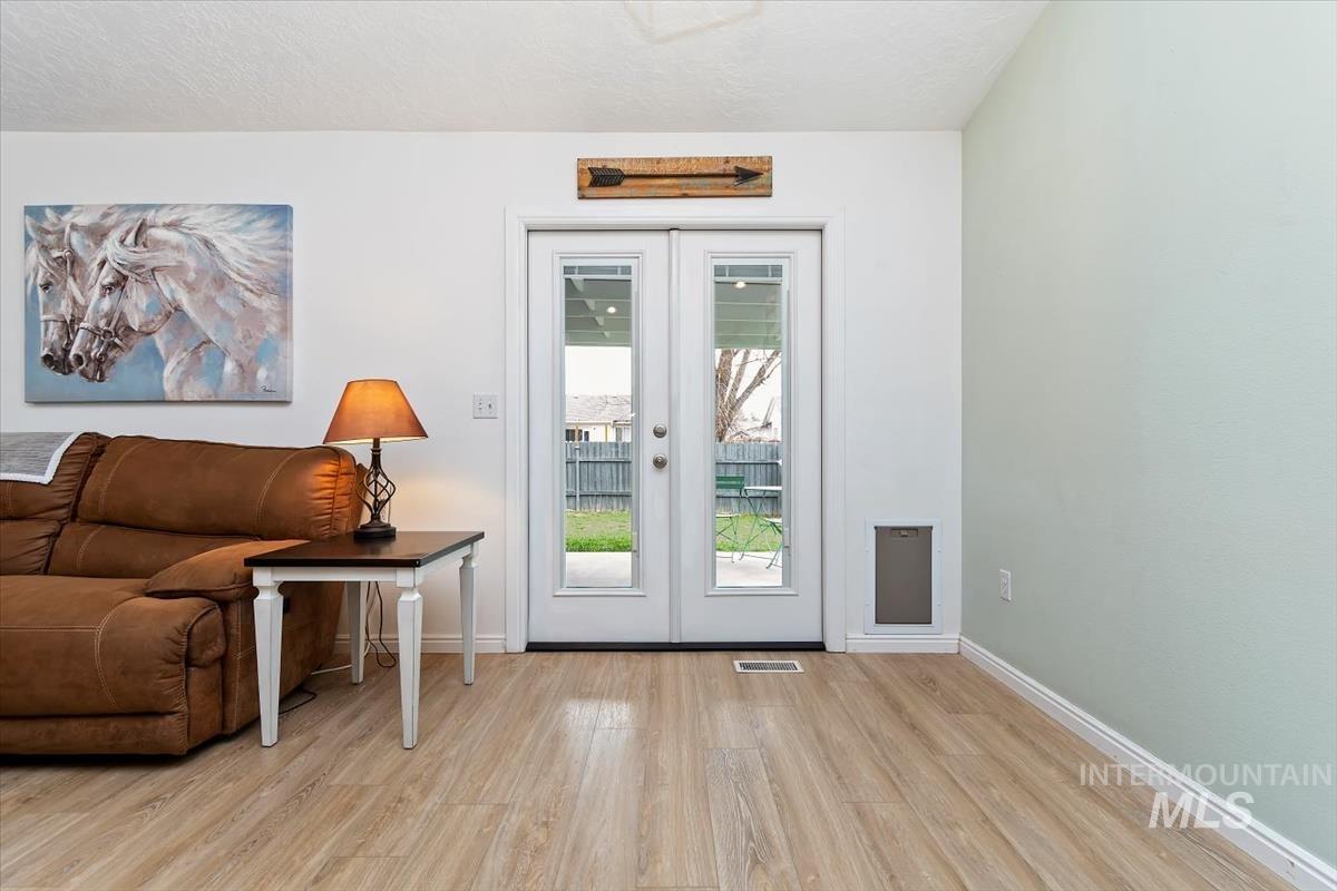 810 Sioux Ave, Emmett, Idaho 83617, 3 Bedrooms, 2 Bathrooms, Residential For Sale, Price $355,000,MLS 98976369