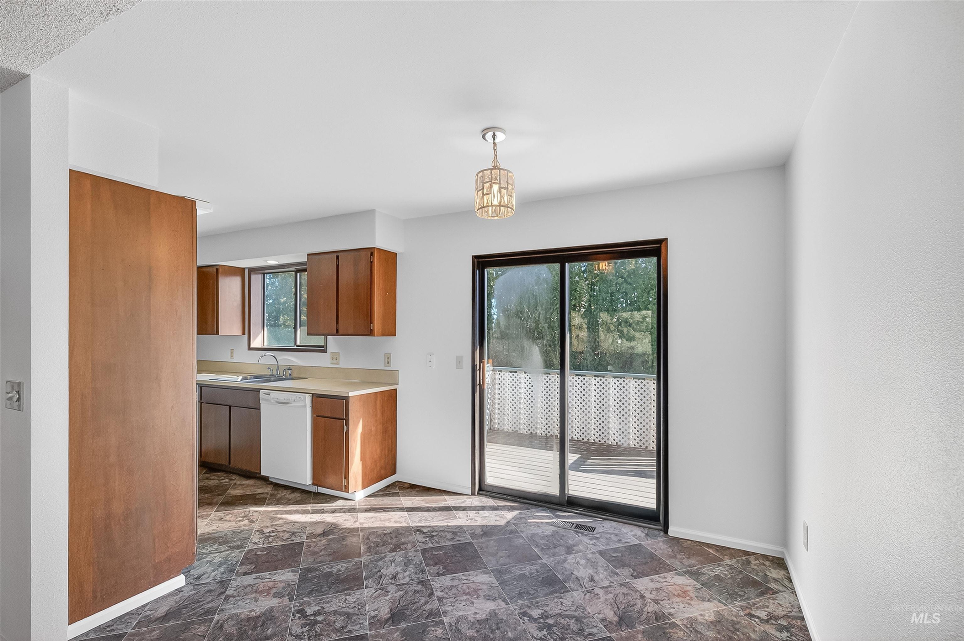 1825 Cedar Ave, Lewiston, Idaho 83501, 4 Bedrooms, 2 Bathrooms, Residential For Sale, Price $379,000,MLS 98976371