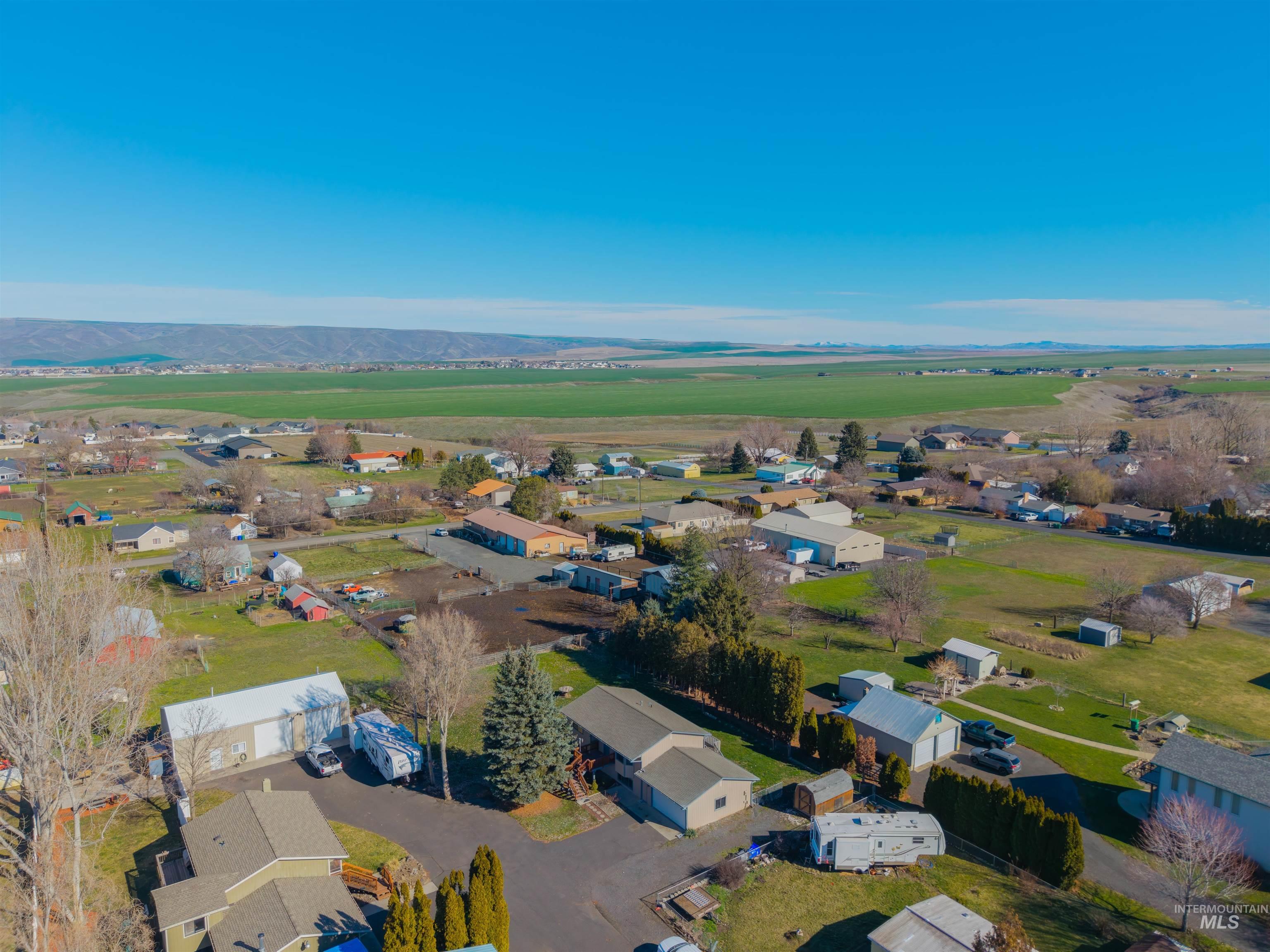 1825 Cedar Ave, Lewiston, Idaho 83501, 4 Bedrooms, 2 Bathrooms, Residential For Sale, Price $379,000,MLS 98976371