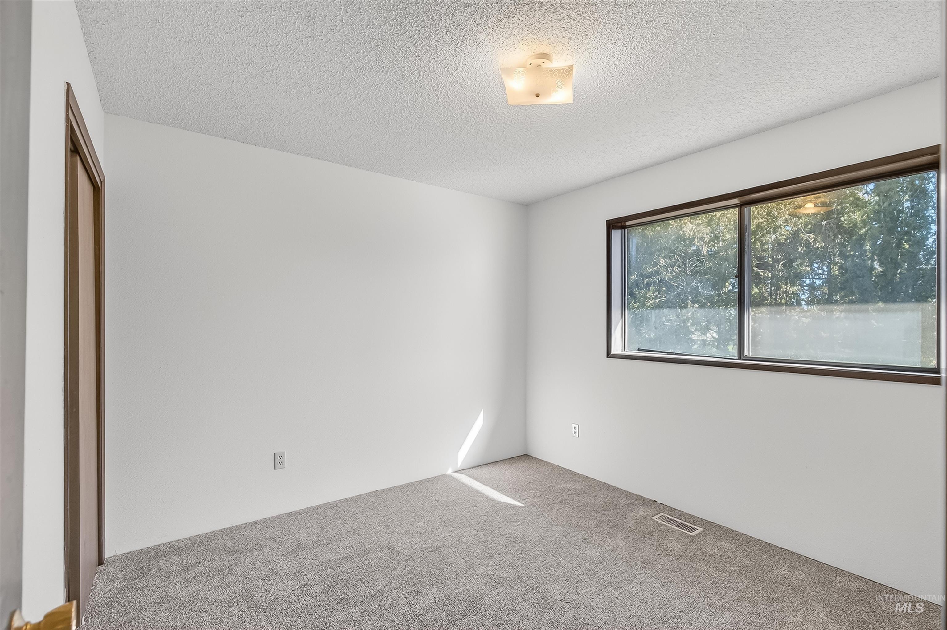 1825 Cedar Ave, Lewiston, Idaho 83501, 4 Bedrooms, 2 Bathrooms, Residential For Sale, Price $379,000,MLS 98976371