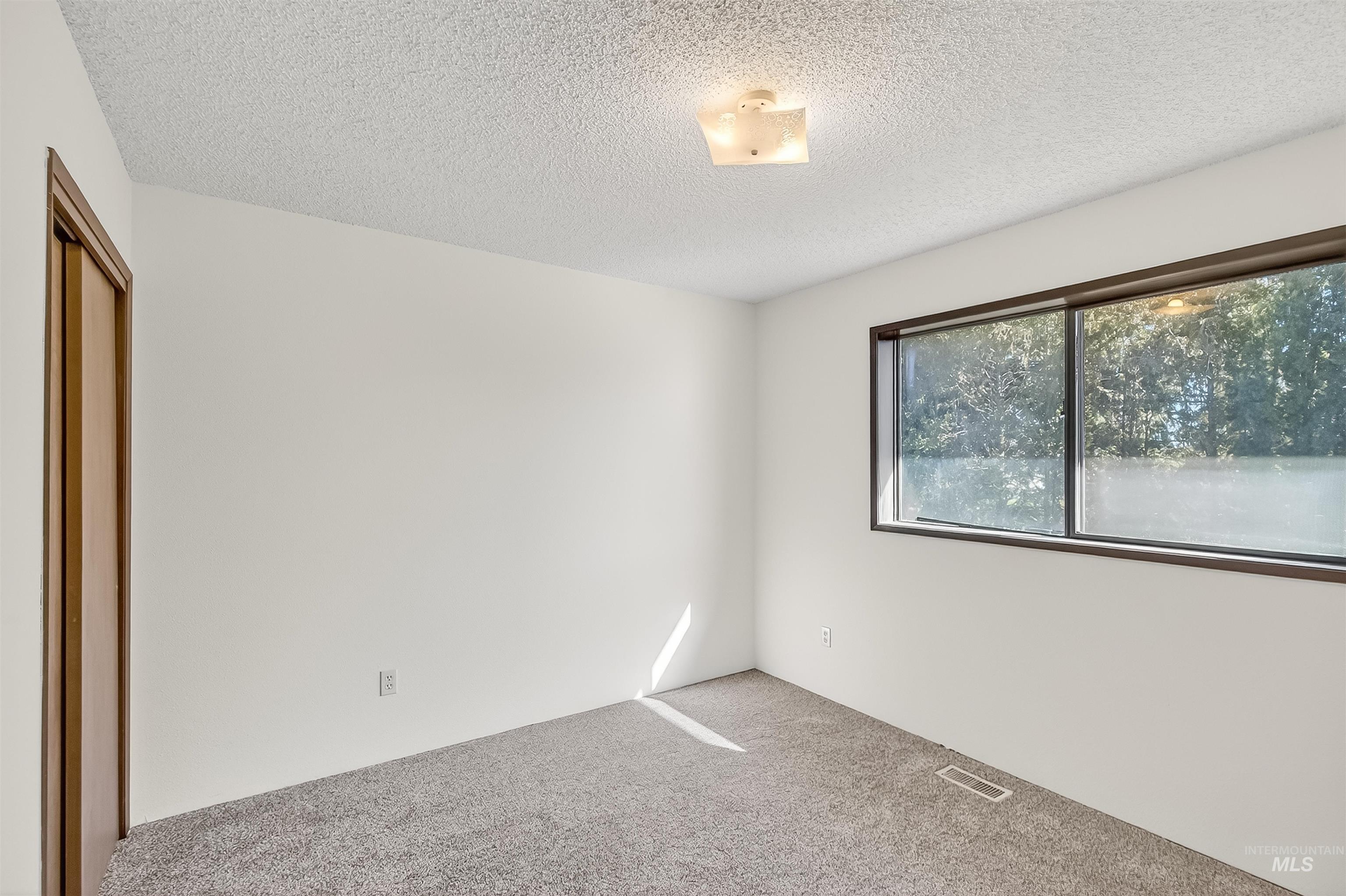 1825 Cedar Ave, Lewiston, Idaho 83501, 4 Bedrooms, 2 Bathrooms, Residential For Sale, Price $379,000,MLS 98976371