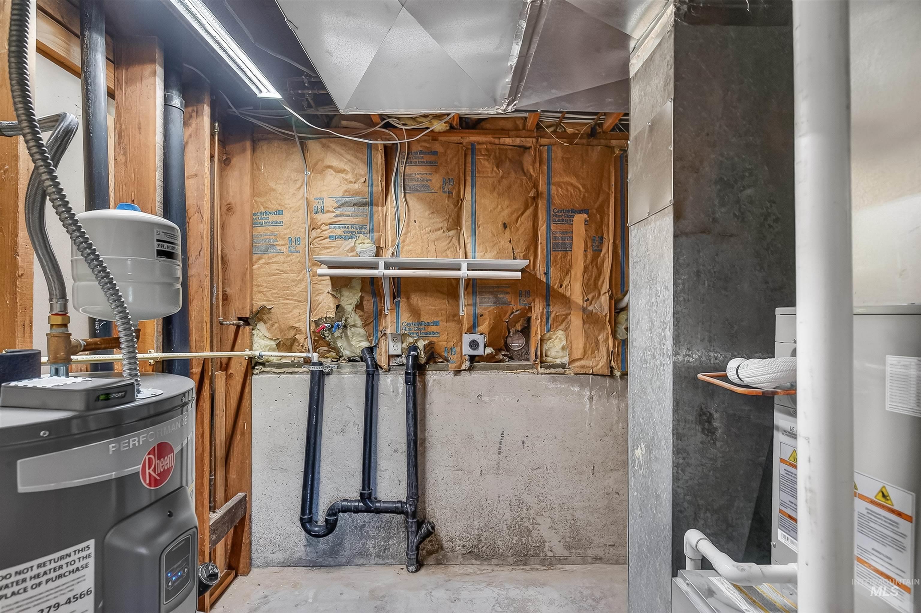 1825 Cedar Ave, Lewiston, Idaho 83501, 4 Bedrooms, 2 Bathrooms, Residential For Sale, Price $379,000,MLS 98976371