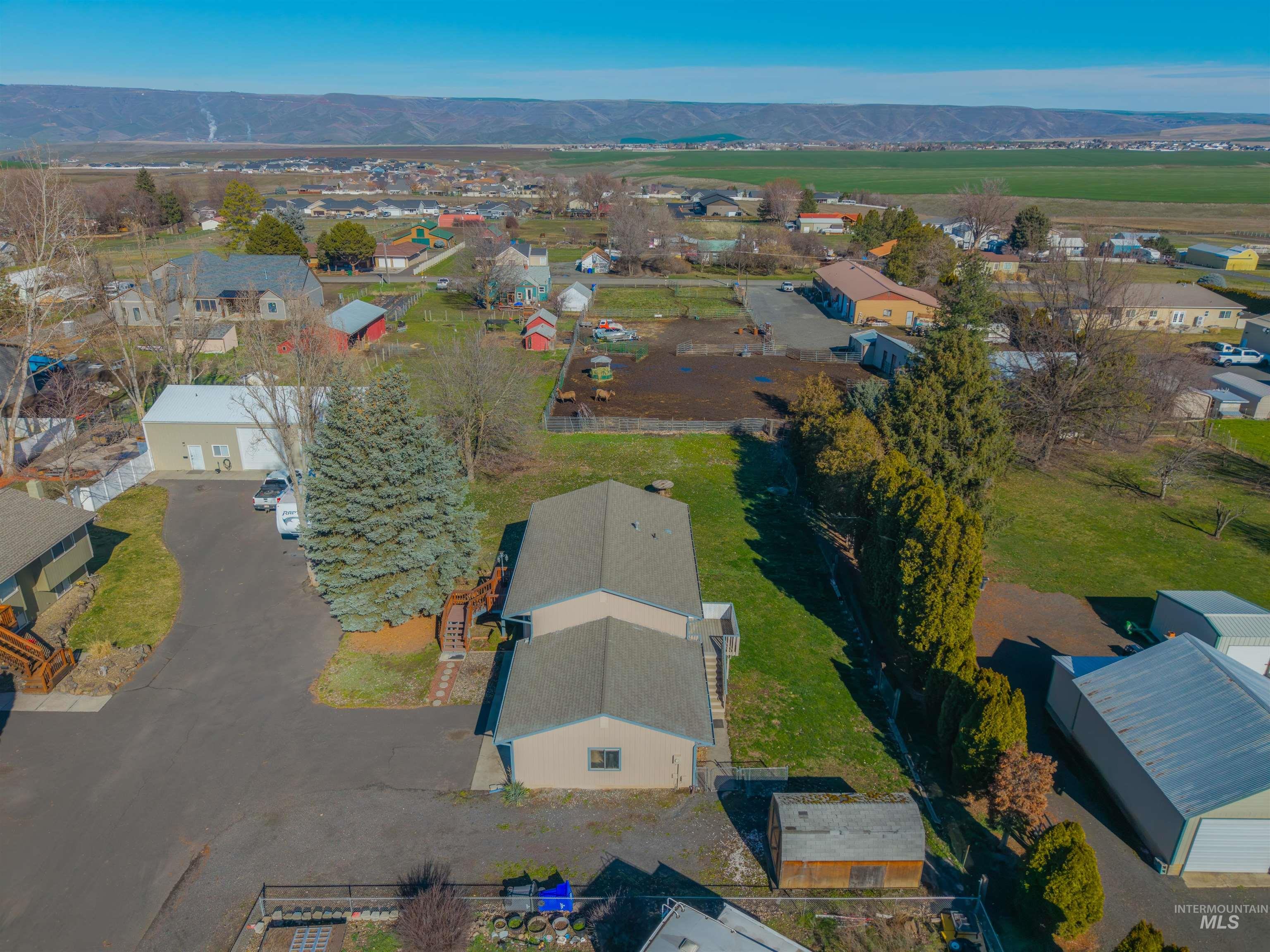 1825 Cedar Ave, Lewiston, Idaho 83501, 4 Bedrooms, 2 Bathrooms, Residential For Sale, Price $379,000,MLS 98976371