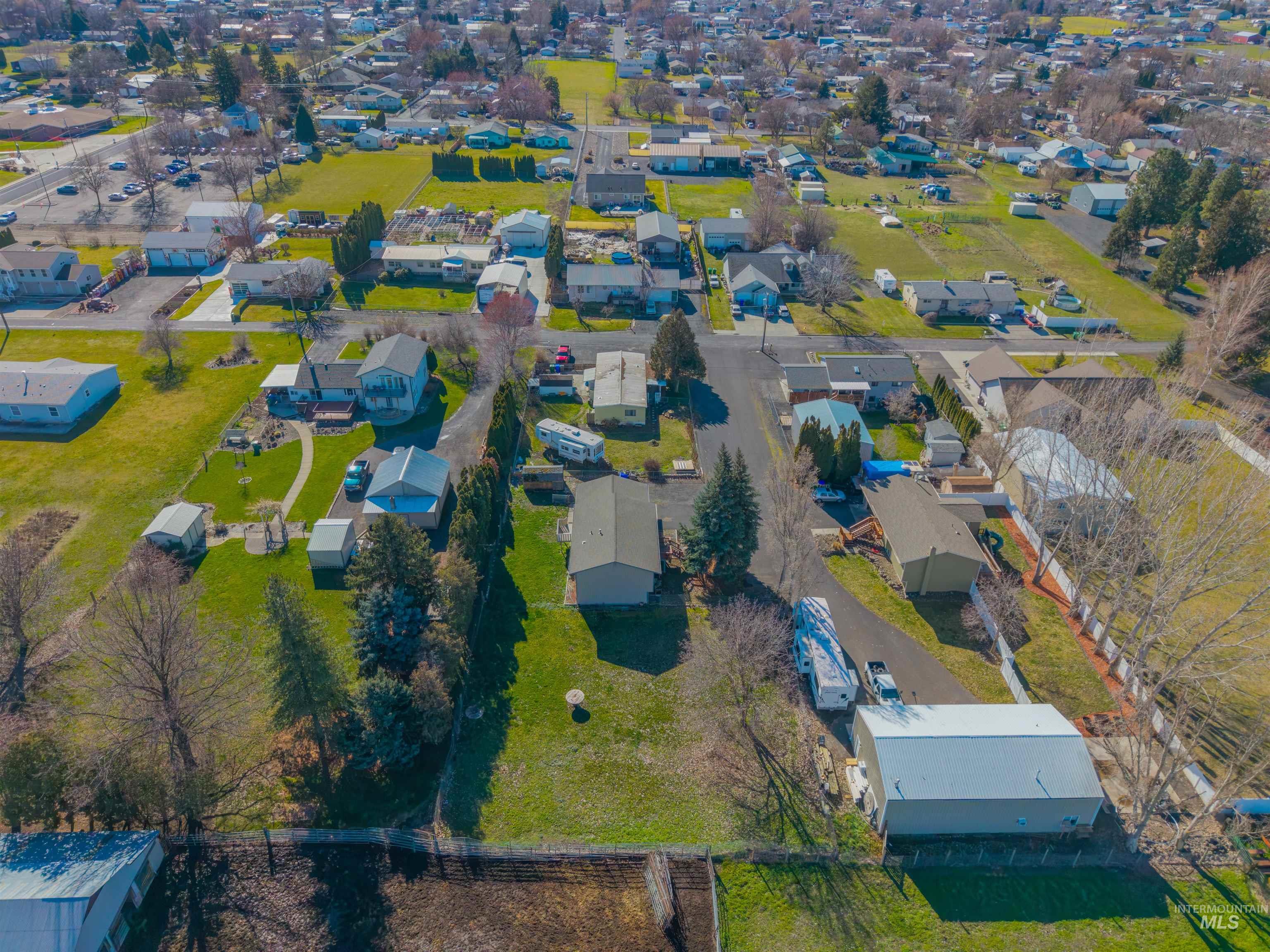 1825 Cedar Ave, Lewiston, Idaho 83501, 4 Bedrooms, 2 Bathrooms, Residential For Sale, Price $379,000,MLS 98976371