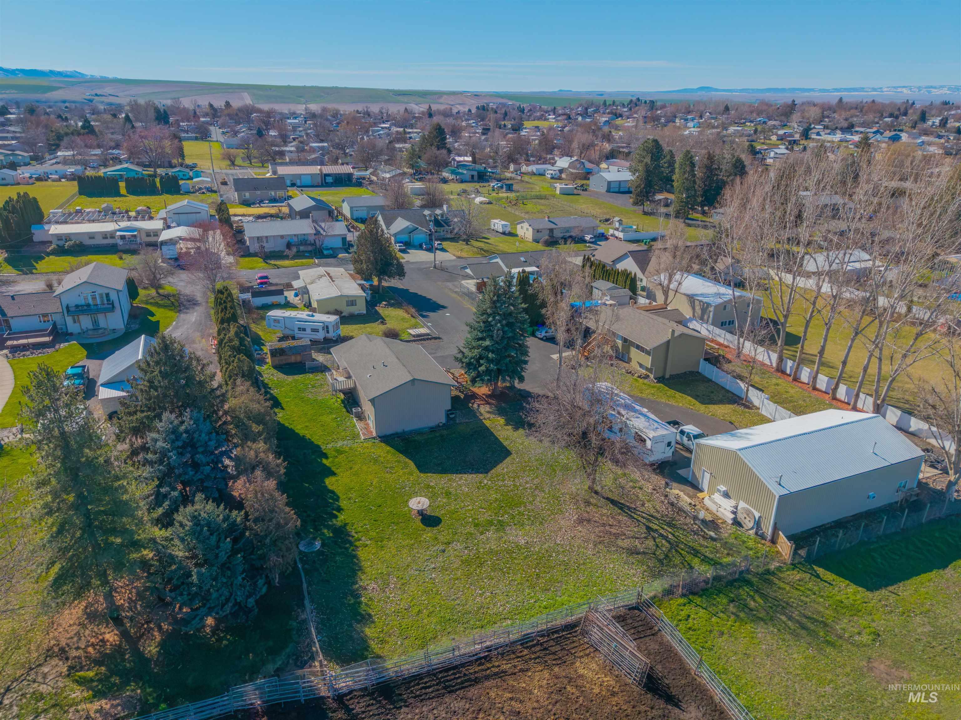 1825 Cedar Ave, Lewiston, Idaho 83501, 4 Bedrooms, 2 Bathrooms, Residential For Sale, Price $379,000,MLS 98976371