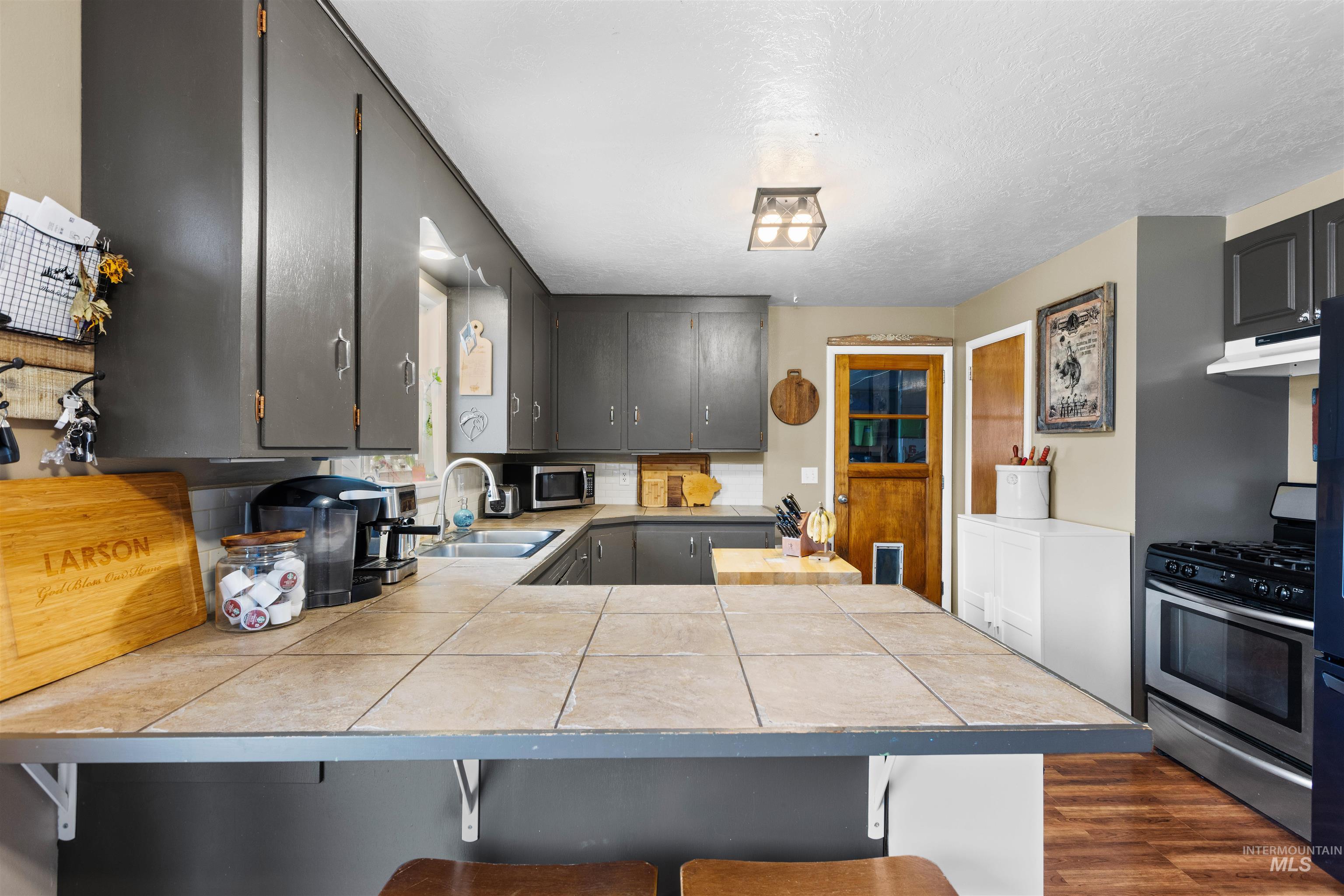 3890 E Victory Rd, Meridian, Idaho 83642, 3 Bedrooms, 2 Bathrooms, Residential For Sale, Price $540,000,MLS 98976378