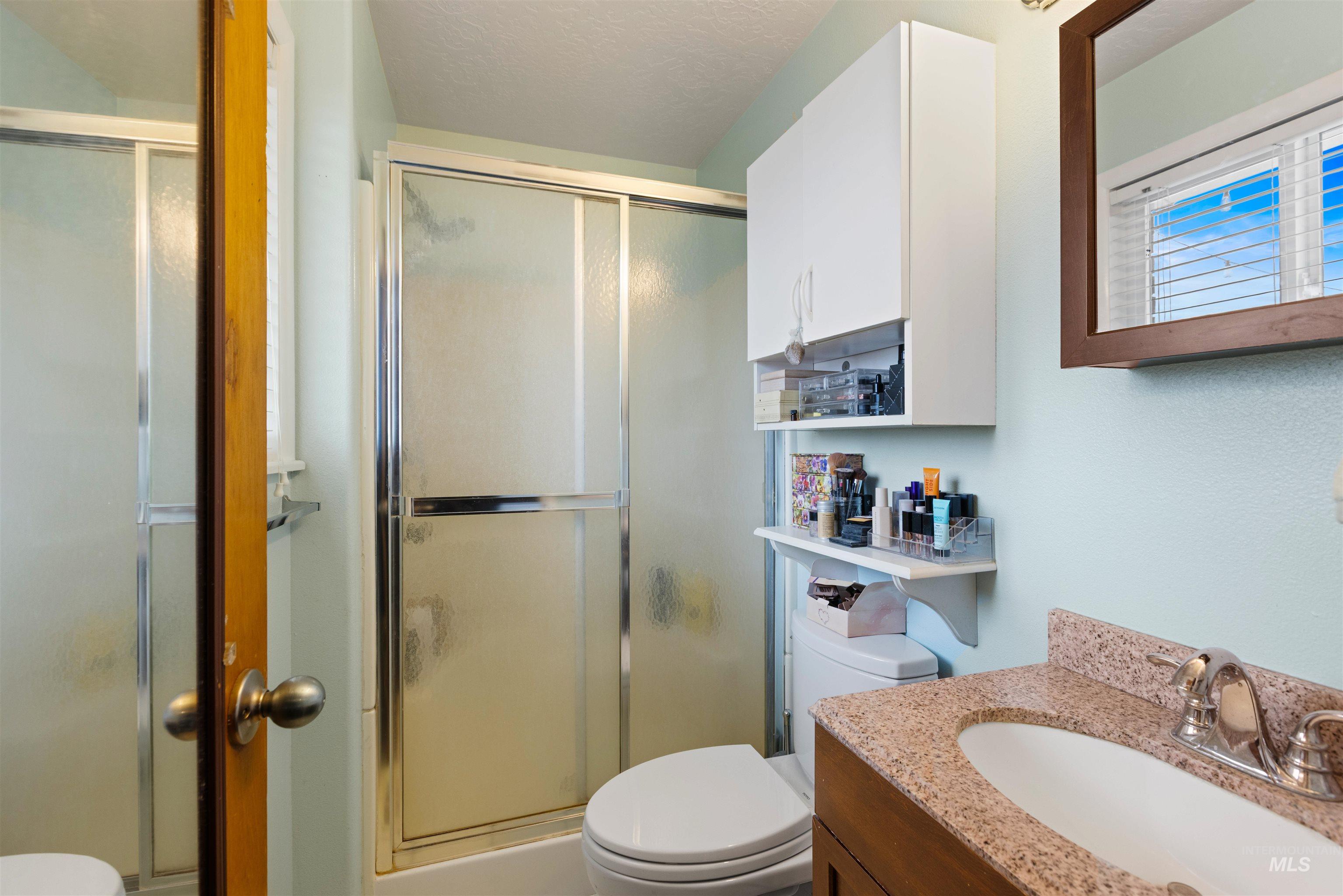 3890 E Victory Rd, Meridian, Idaho 83642, 3 Bedrooms, 2 Bathrooms, Residential For Sale, Price $540,000,MLS 98976378