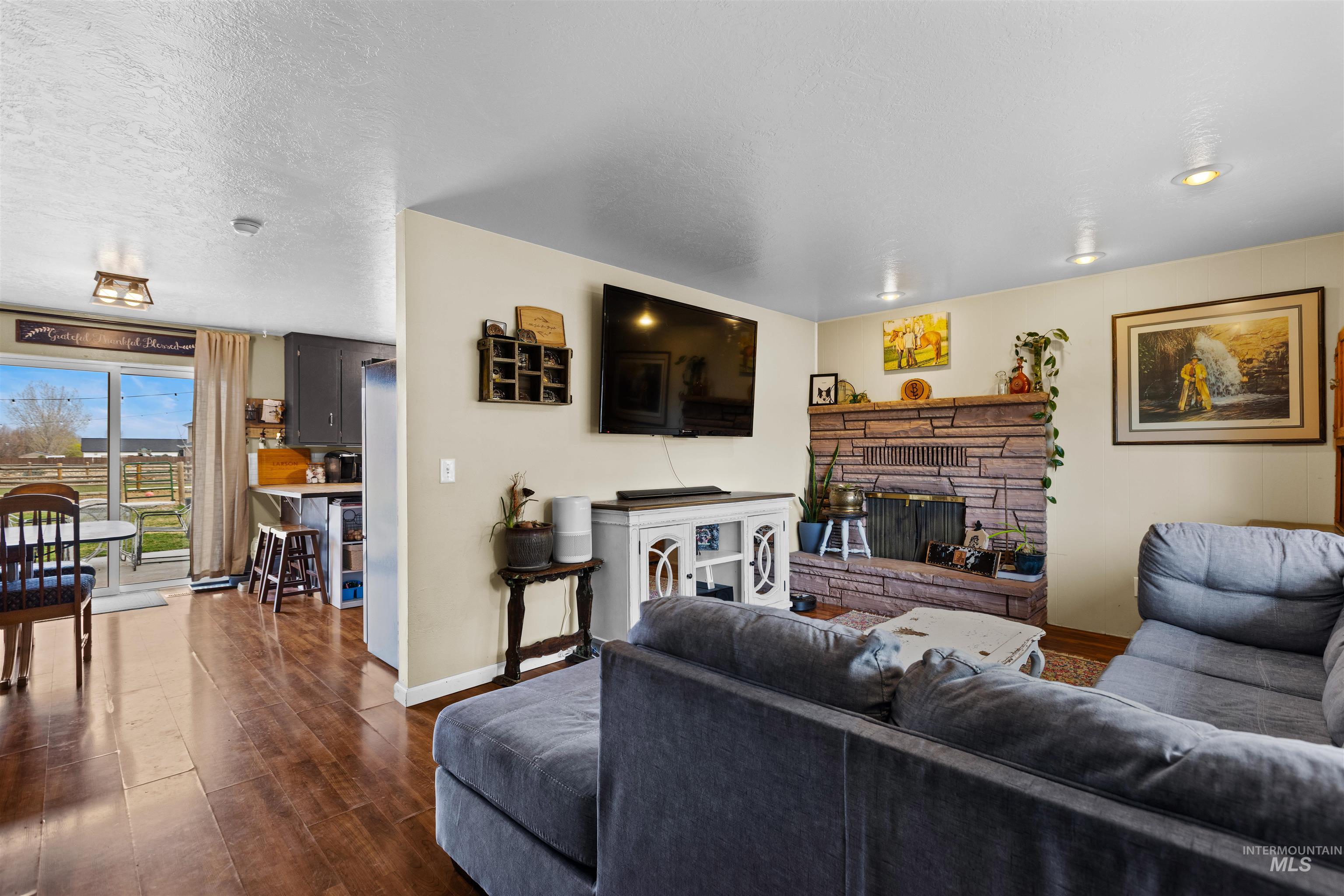 3890 E Victory Rd, Meridian, Idaho 83642, 3 Bedrooms, 2 Bathrooms, Residential For Sale, Price $540,000,MLS 98976378