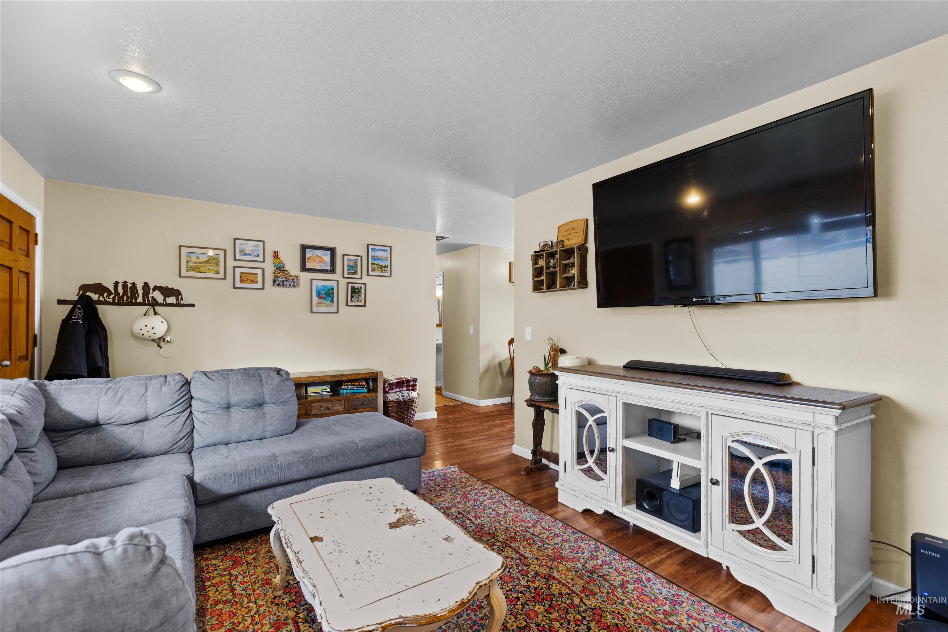 3890 E Victory Rd, Meridian, Idaho 83642, 3 Bedrooms, 2 Bathrooms, Residential For Sale, Price $540,000,MLS 98976378