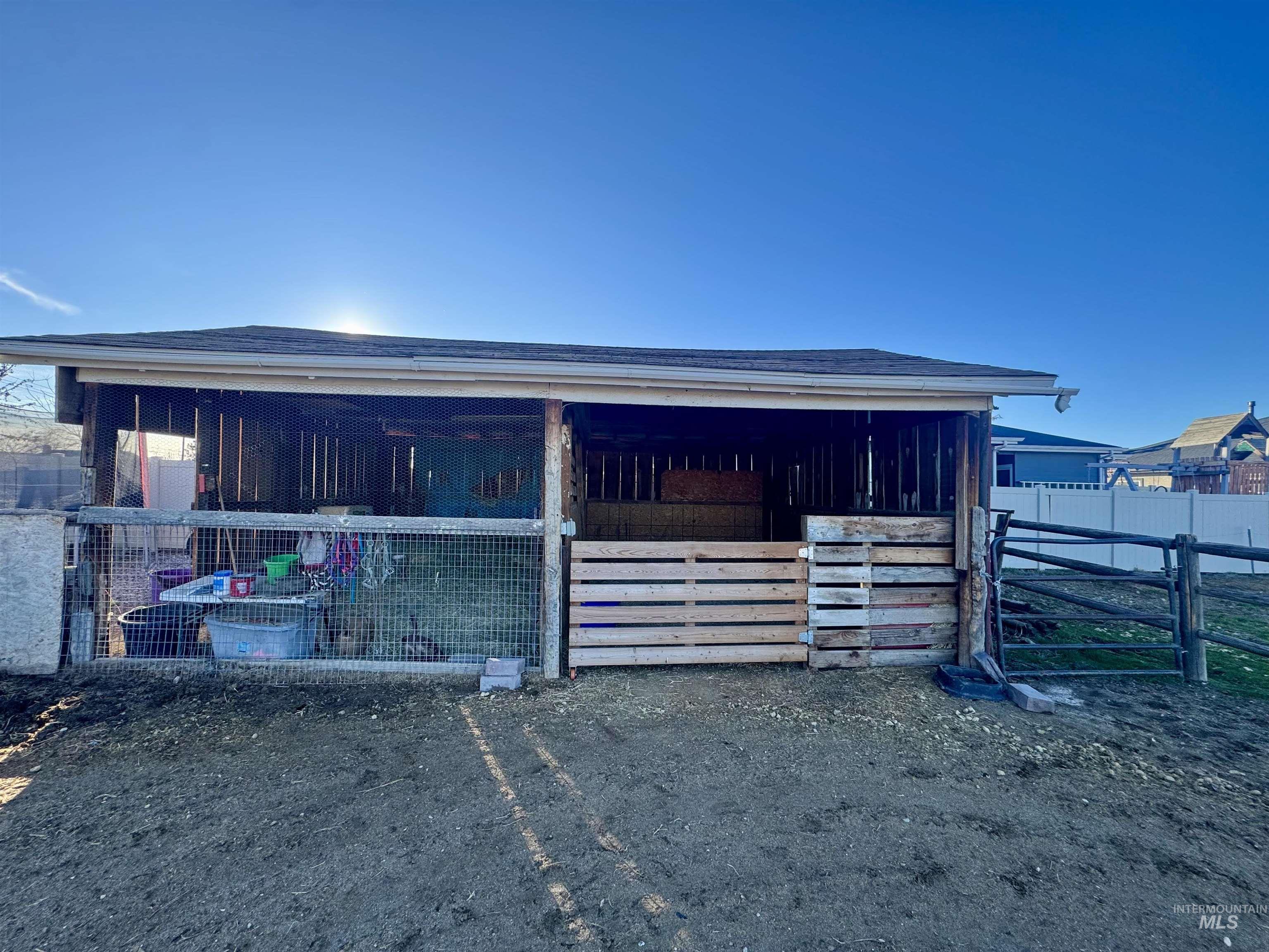 3890 E Victory Rd, Meridian, Idaho 83642, 3 Bedrooms, 2 Bathrooms, Residential For Sale, Price $550,000, 98976378