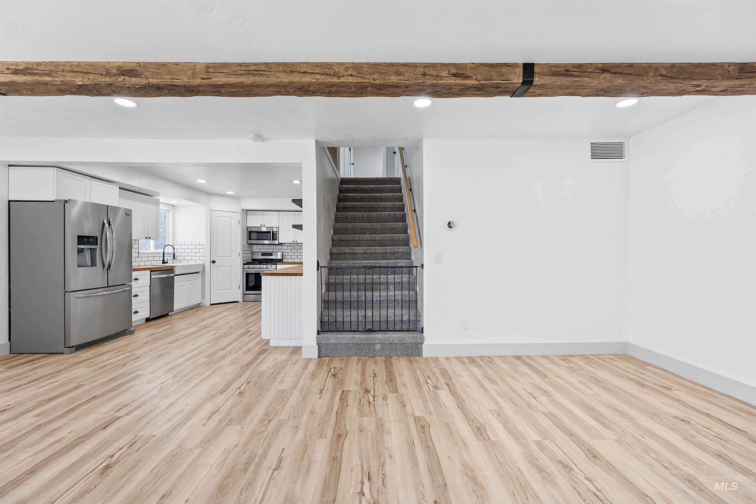 489 W 45 N, Burley, Idaho 83318, 6 Bedrooms, 4 Bathrooms, Residential For Sale, Price $489,000,MLS 98976382