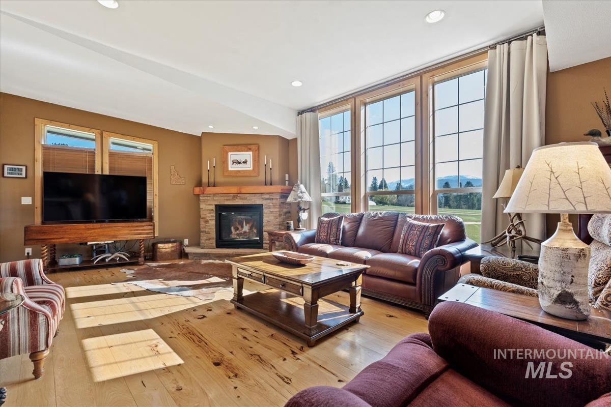 9 Spring Gulch Rd, Garden Valley, Idaho 83622, 3 Bedrooms, 2 Bathrooms, Residential For Sale, Price $684,900, 98976384