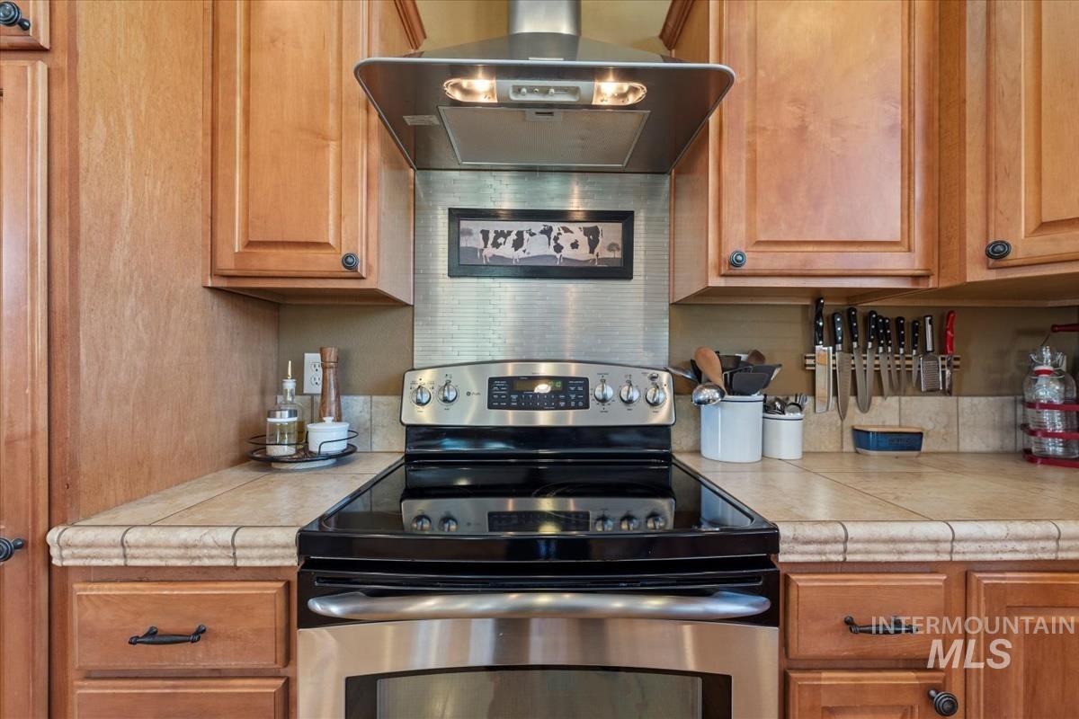 9 Spring Gulch Rd, Garden Valley, Idaho 83622, 3 Bedrooms, 2 Bathrooms, Residential For Sale, Price $684,900, 98976384