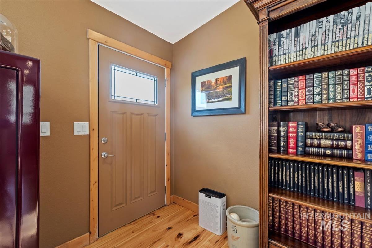 9 Spring Gulch Rd, Garden Valley, Idaho 83622, 3 Bedrooms, 2 Bathrooms, Residential For Sale, Price $684,900, 98976384