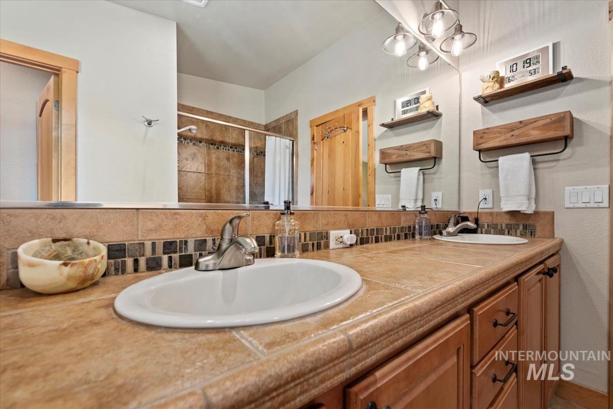 9 Spring Gulch Rd, Garden Valley, Idaho 83622, 3 Bedrooms, 2 Bathrooms, Residential For Sale, Price $684,900, 98976384