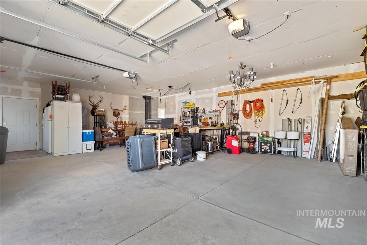 9 Spring Gulch Rd, Garden Valley, Idaho 83622, 3 Bedrooms, 2 Bathrooms, Residential For Sale, Price $684,900, 98976384