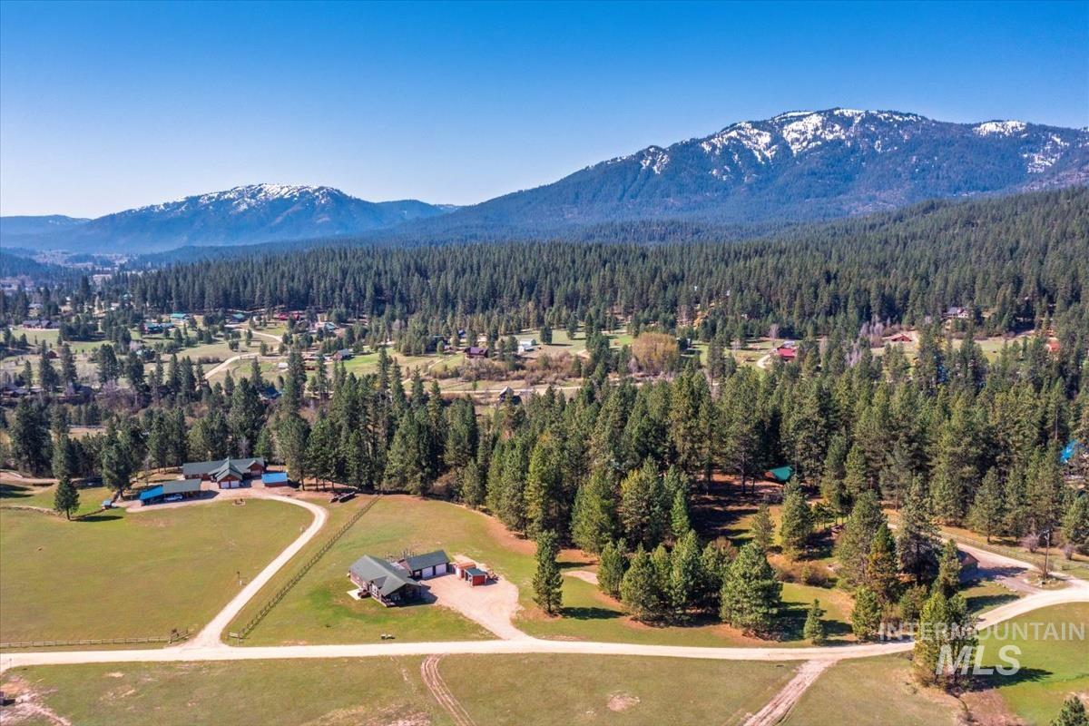 9 Spring Gulch Rd, Garden Valley, Idaho 83622, 3 Bedrooms, 2 Bathrooms, Residential For Sale, Price $684,900, 98976384