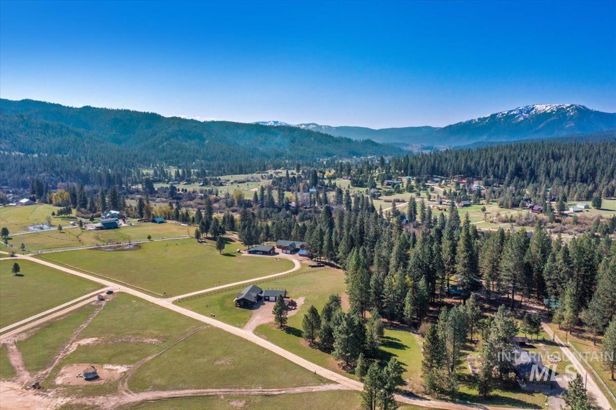 9 Spring Gulch Rd, Garden Valley, Idaho 83622, 3 Bedrooms, 2 Bathrooms, Residential For Sale, Price $684,900, 98976384
