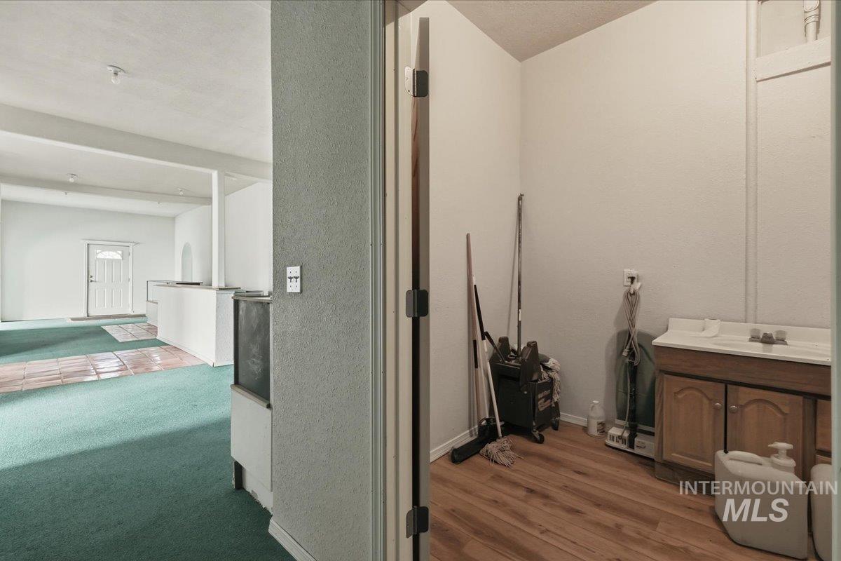 437 SW 3rd St., Fruitland, Idaho 83619, Business/Commercial For Sale, Price $295,000,MLS 98976387