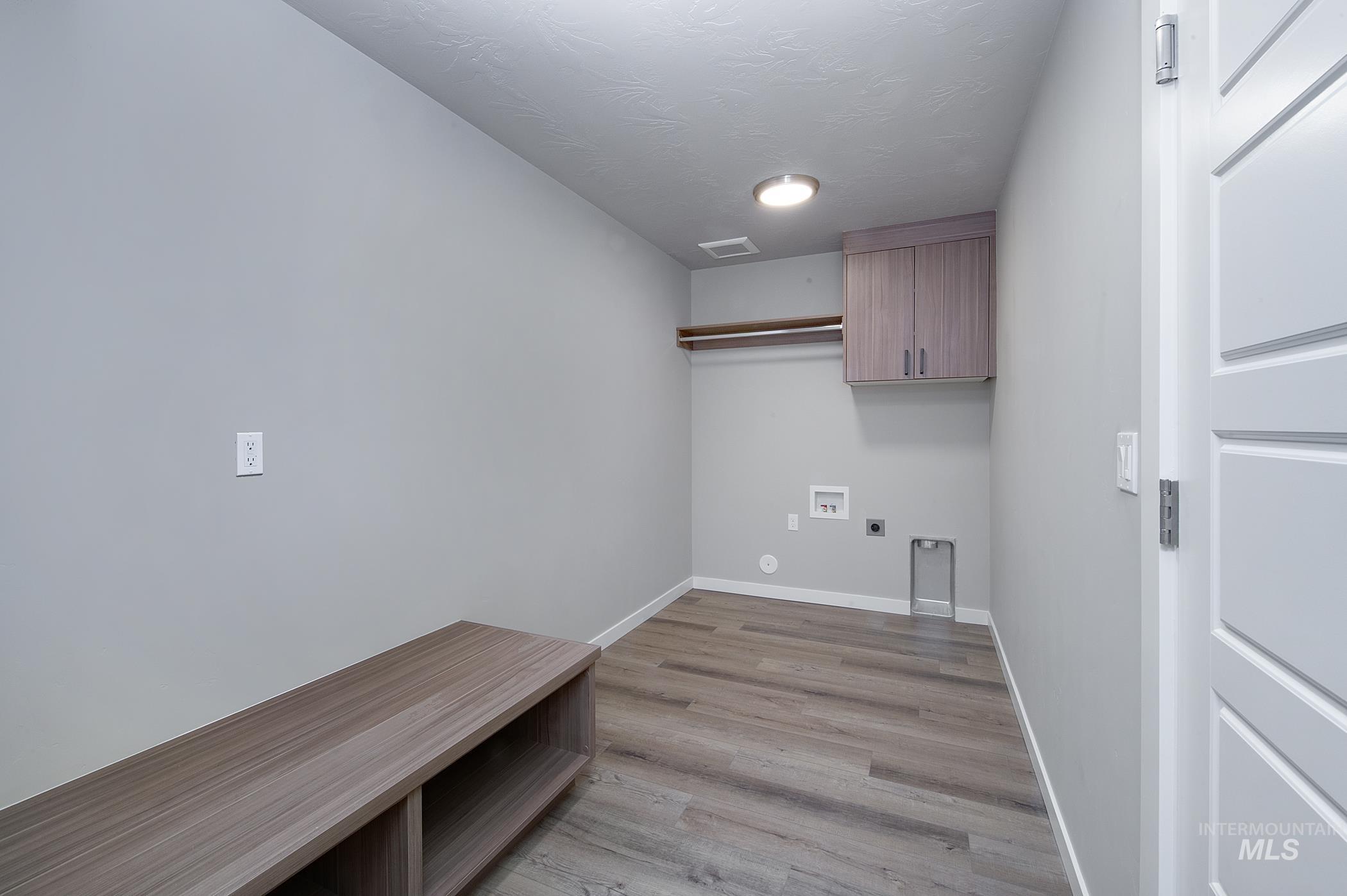 1224 Phillips Circle, Ontario, Oregon 97914-3905, 2 Bedrooms, 2 Bathrooms, Residential For Sale, Price $300,000, 98976388