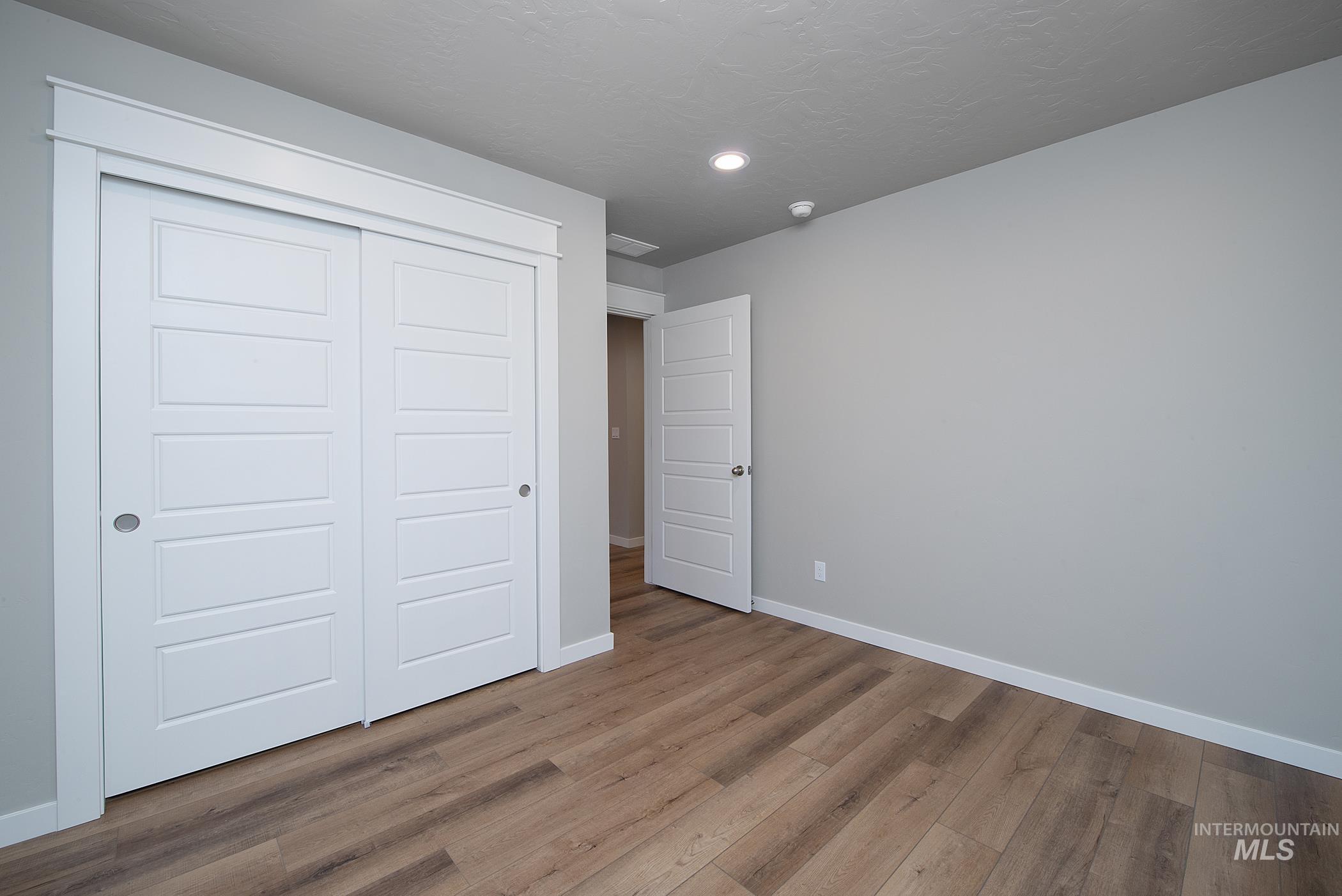 1224 Phillips Circle, Ontario, Oregon 97914-3905, 2 Bedrooms, 2 Bathrooms, Residential For Sale, Price $300,000, 98976388