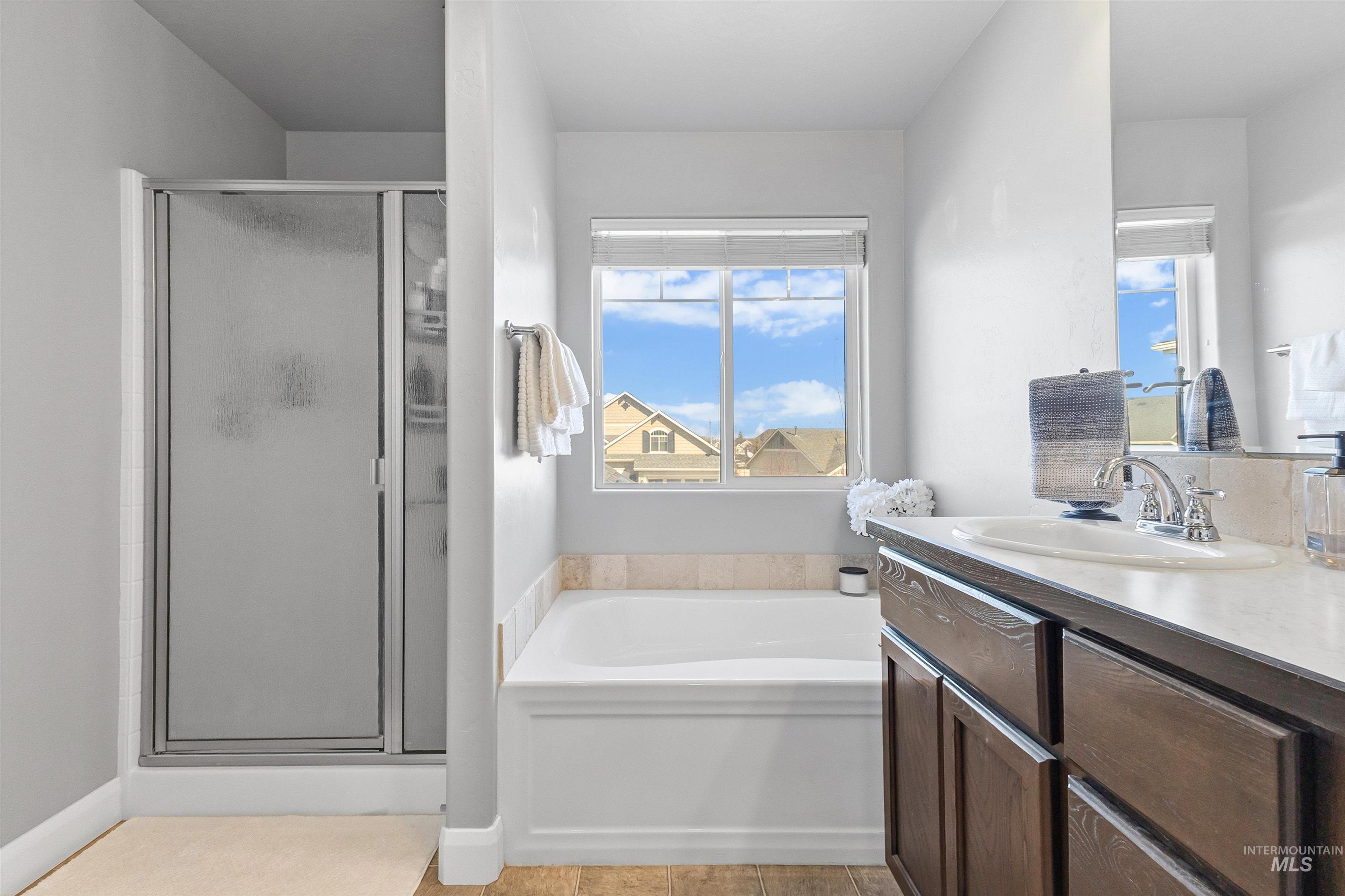 5483 W Astonte Drive, Meridian, Idaho 83646, 4 Bedrooms, 3.5 Bathrooms, Residential For Sale, Price $590,900, 98976389