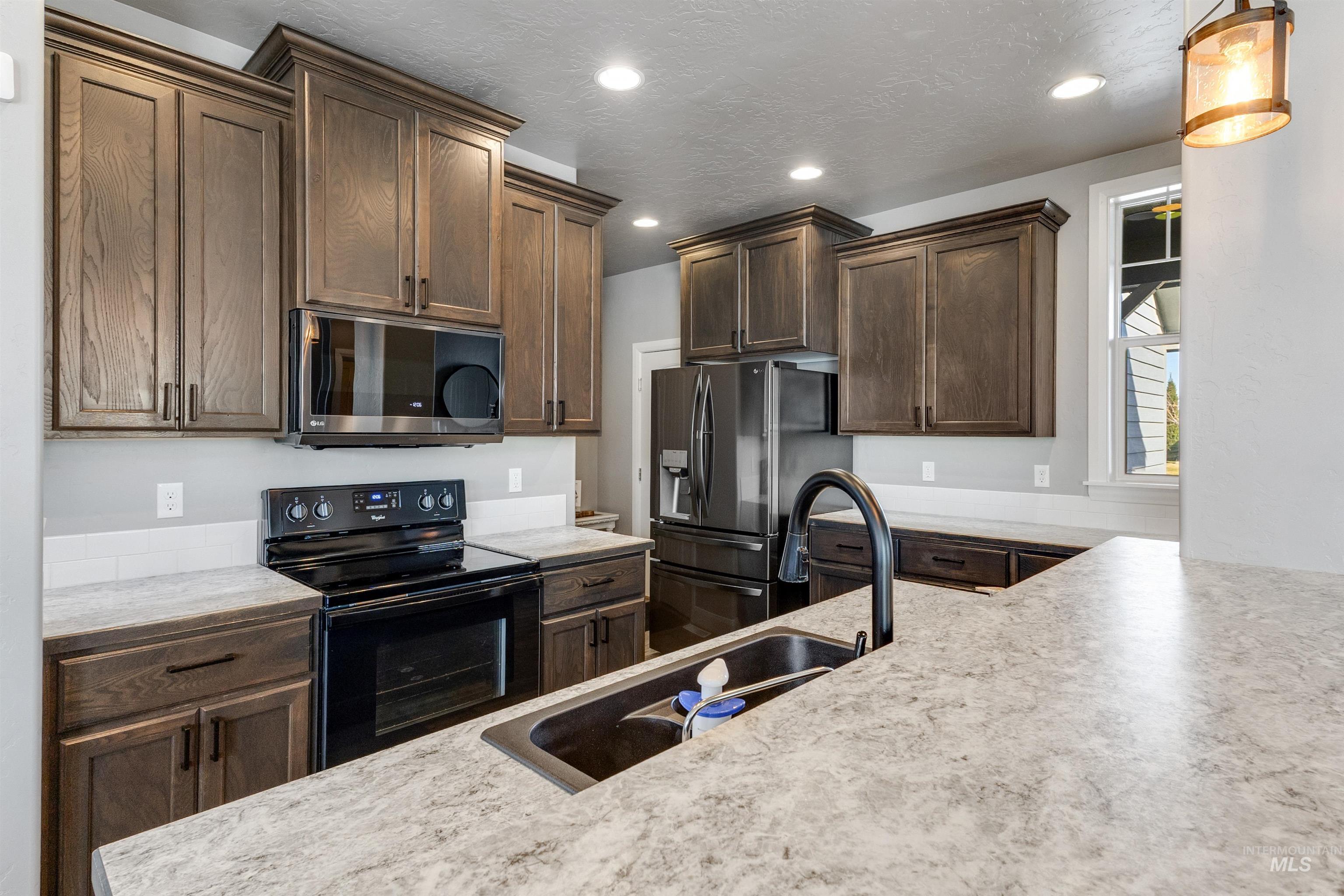 5483 W Astonte Drive, Meridian, Idaho 83646, 4 Bedrooms, 3.5 Bathrooms, Residential For Sale, Price $590,900, 98976389