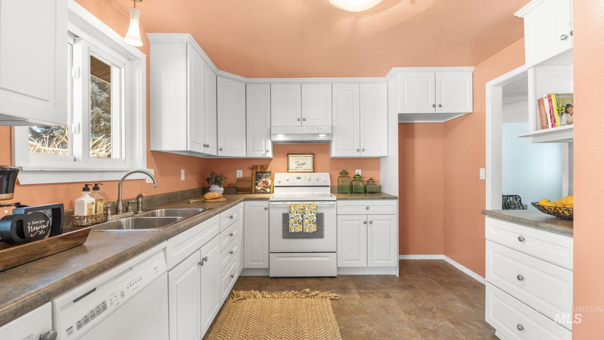 450 N Stierman Way, Eagle, Idaho 83616, 3 Bedrooms, 2 Bathrooms, Residential For Sale, Price $435,000, 98976390