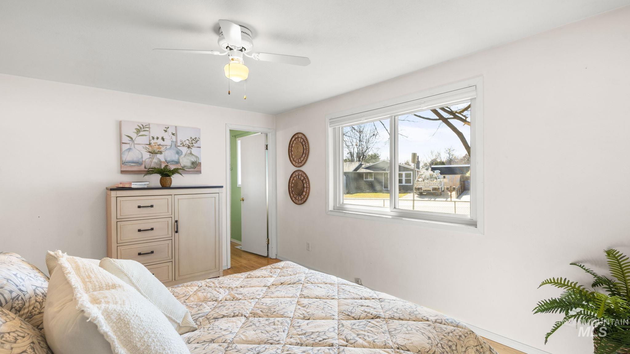 450 N Stierman Way, Eagle, Idaho 83616, 3 Bedrooms, 2 Bathrooms, Residential For Sale, Price $435,000, 98976390