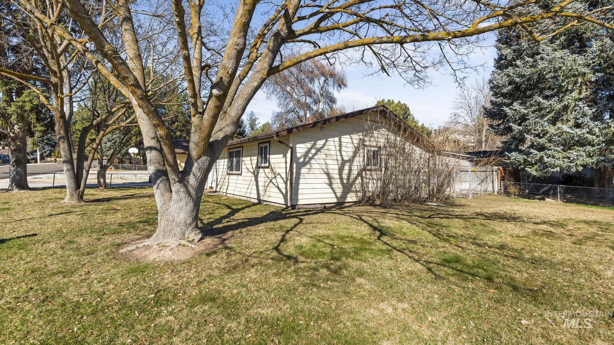 450 N Stierman Way, Eagle, Idaho 83616, 3 Bedrooms, 2 Bathrooms, Residential For Sale, Price $435,000, 98976390