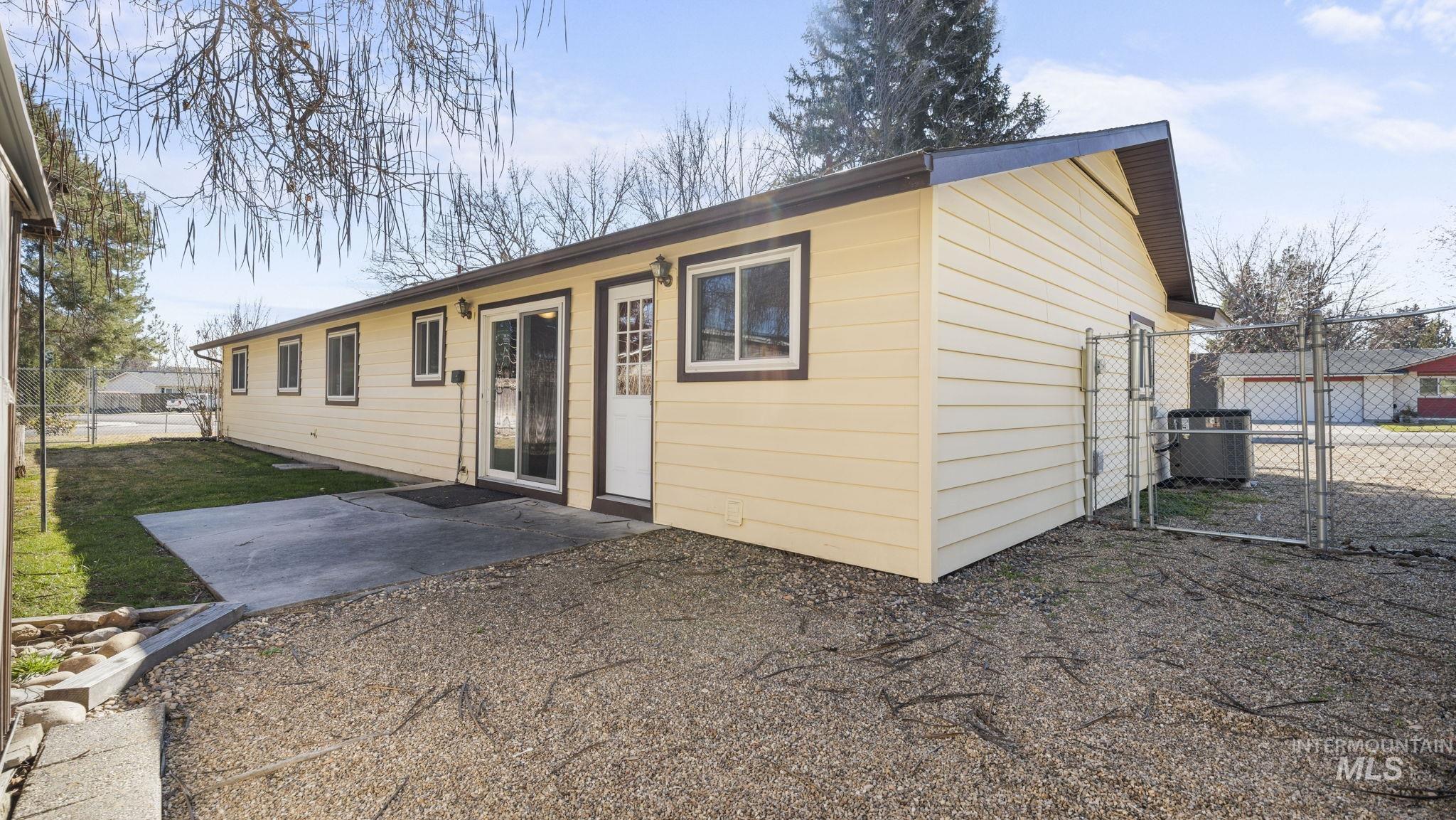 450 N Stierman Way, Eagle, Idaho 83616, 3 Bedrooms, 2 Bathrooms, Residential For Sale, Price $435,000, 98976390