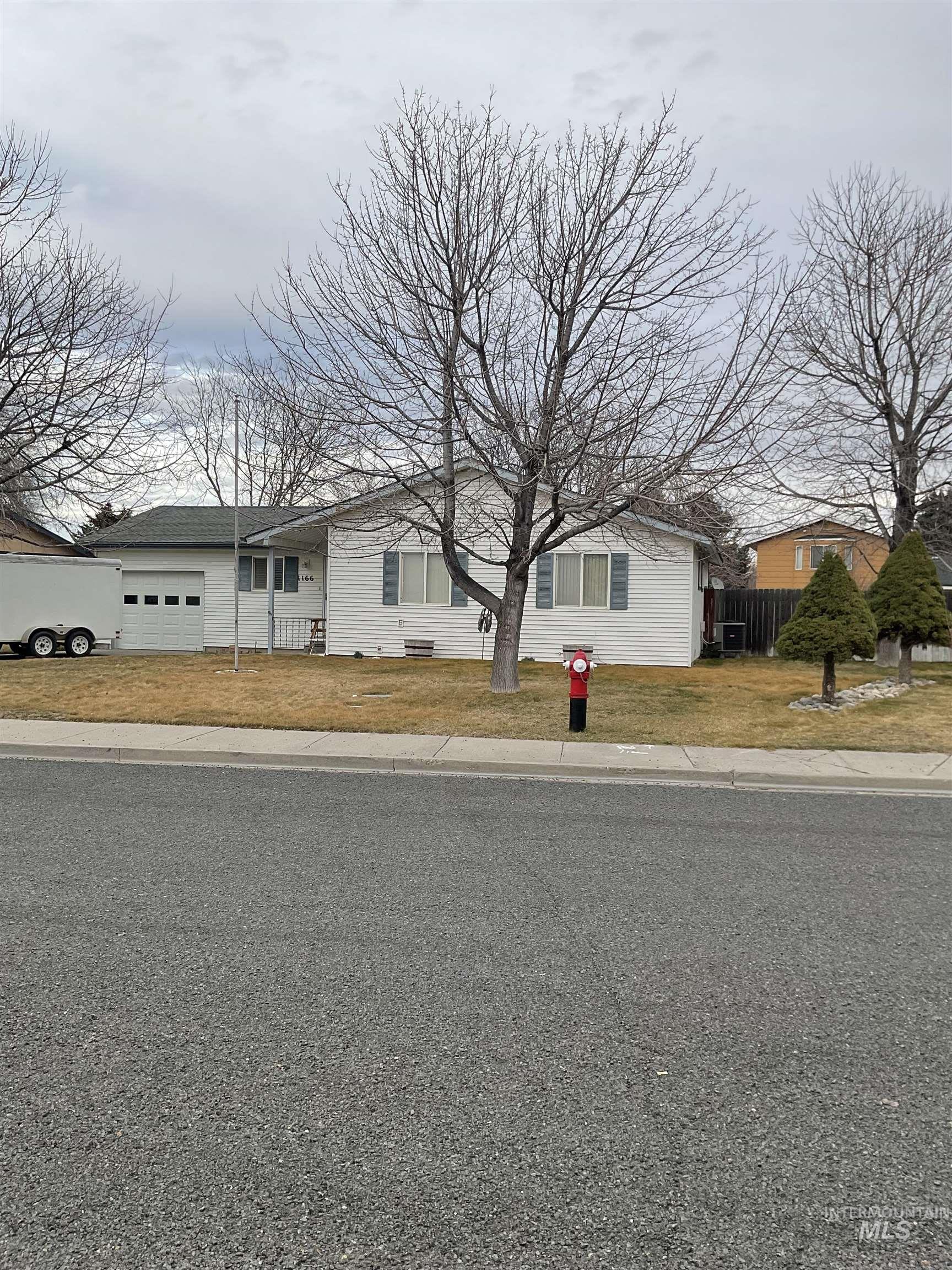 1166 Starfire St, Twin Falls, Idaho 83301, 3 Bedrooms, 2 Bathrooms, Residential For Sale, Price $315,000, 98976391