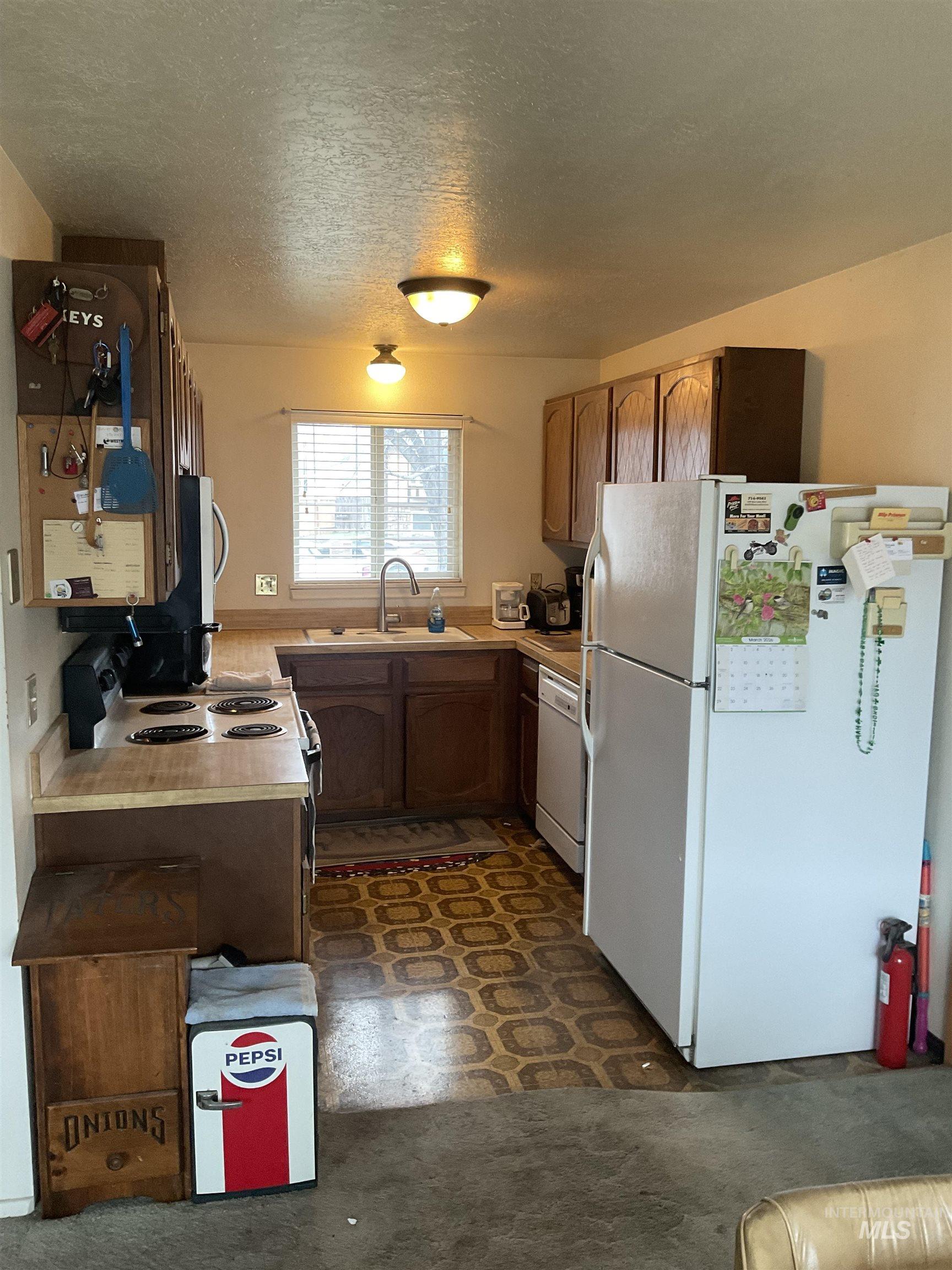 1166 Starfire St, Twin Falls, Idaho 83301, 3 Bedrooms, 2 Bathrooms, Residential For Sale, Price $315,000, 98976391