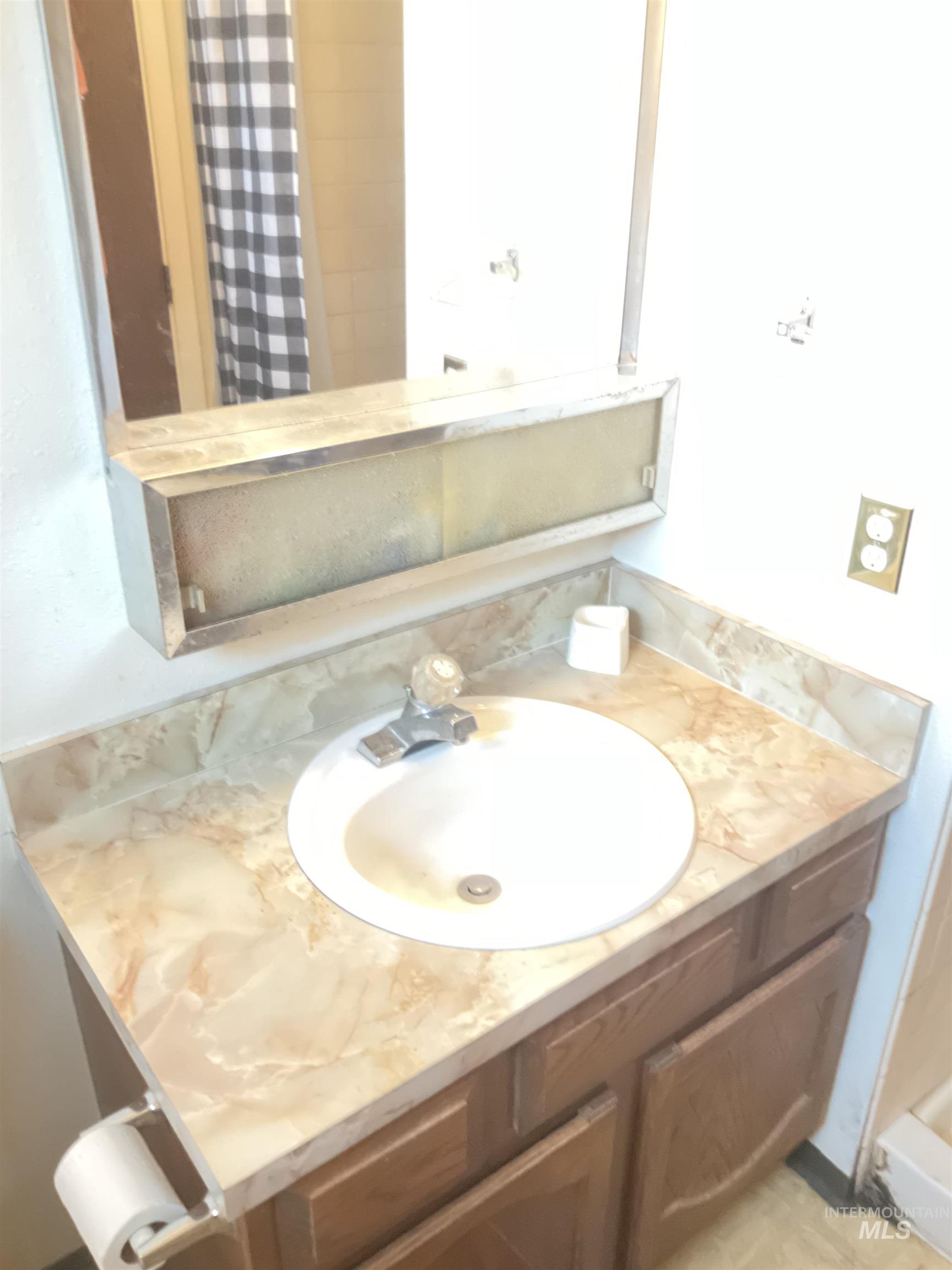 1166 Starfire St, Twin Falls, Idaho 83301, 3 Bedrooms, 2 Bathrooms, Residential For Sale, Price $315,000, 98976391