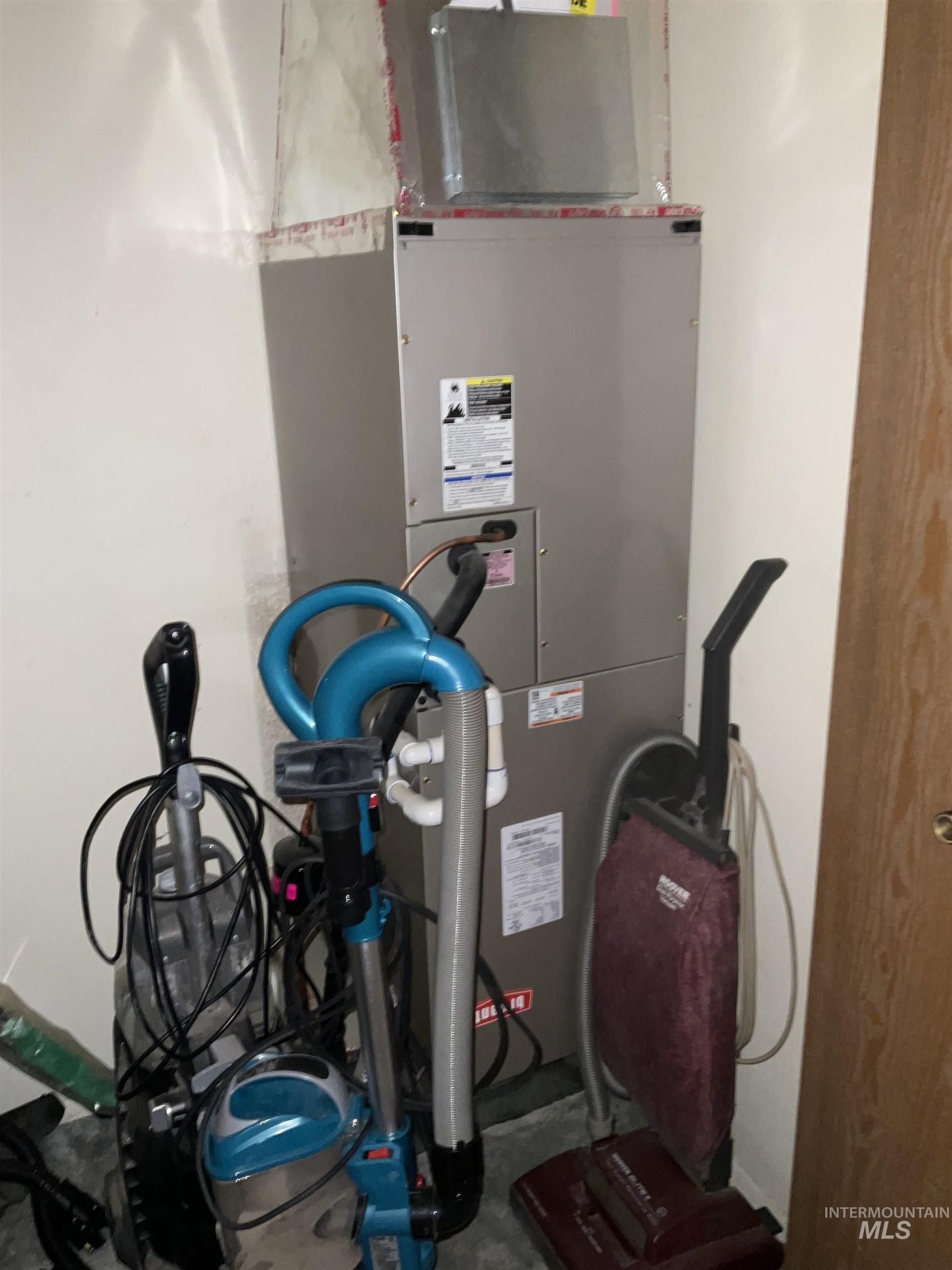 1166 Starfire St, Twin Falls, Idaho 83301, 3 Bedrooms, 2 Bathrooms, Residential For Sale, Price $315,000, 98976391