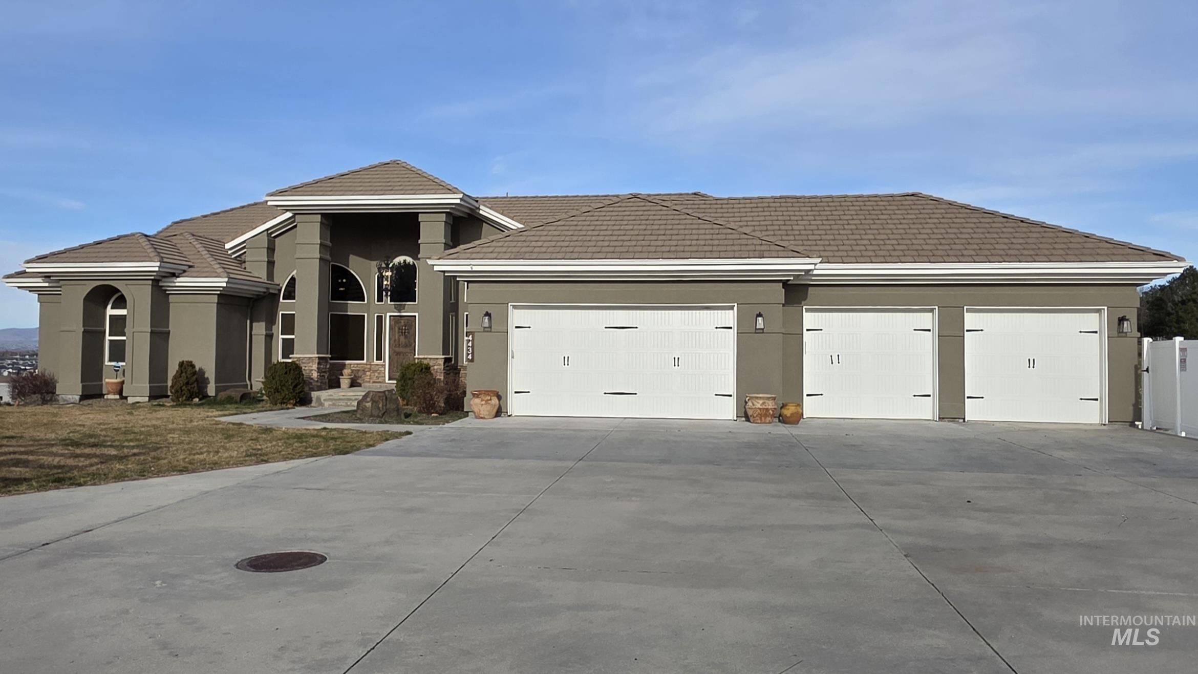 4434 W Vaquero Ln, Meridian, Idaho 83642, 5 Bedrooms, 4 Bathrooms, Residential For Sale, Price $1,350,000, 98976396