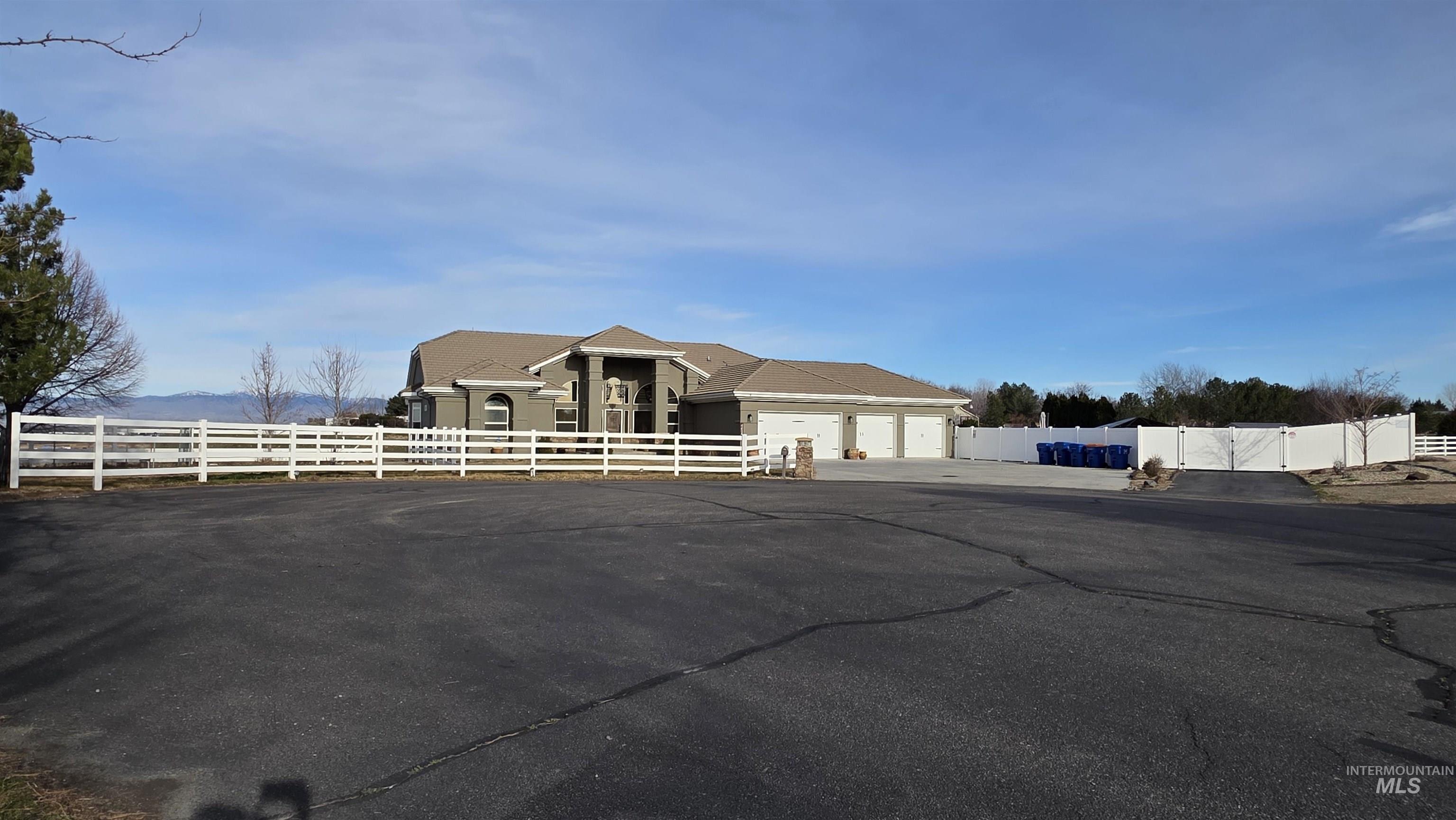 4434 W Vaquero Ln, Meridian, Idaho 83642, 5 Bedrooms, 4 Bathrooms, Residential For Sale, Price $1,350,000, 98976396