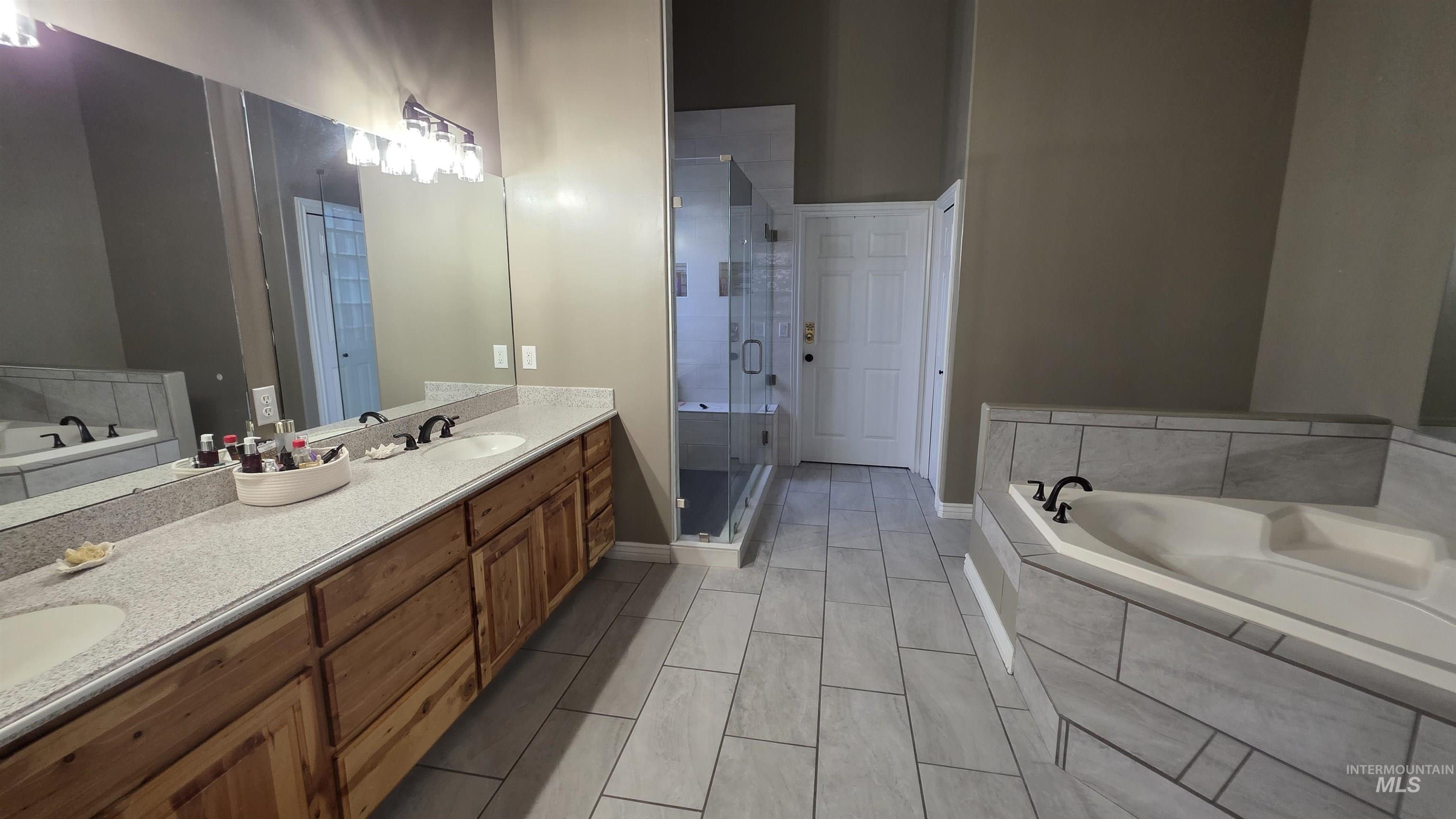 4434 W Vaquero Ln, Meridian, Idaho 83642, 5 Bedrooms, 4 Bathrooms, Residential For Sale, Price $1,350,000, 98976396