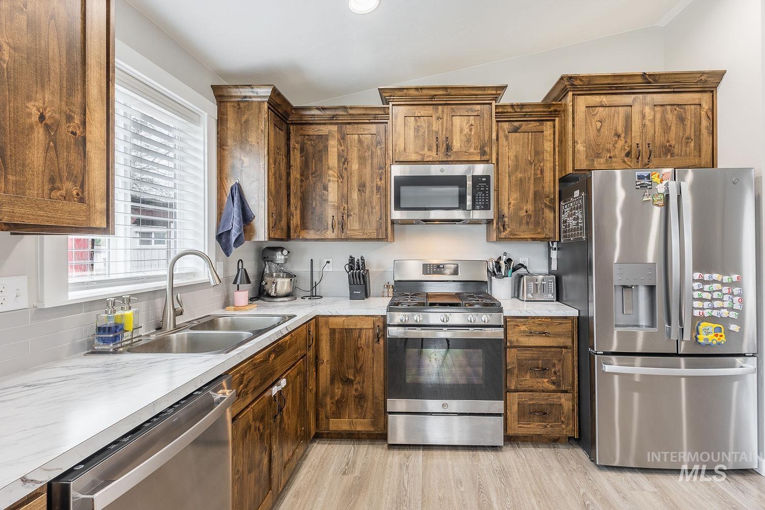 310 W owyhee ave., Homedale, Idaho 83628, 3 Bedrooms, 2 Bathrooms, Residential For Sale, Price $355,000, 98976398